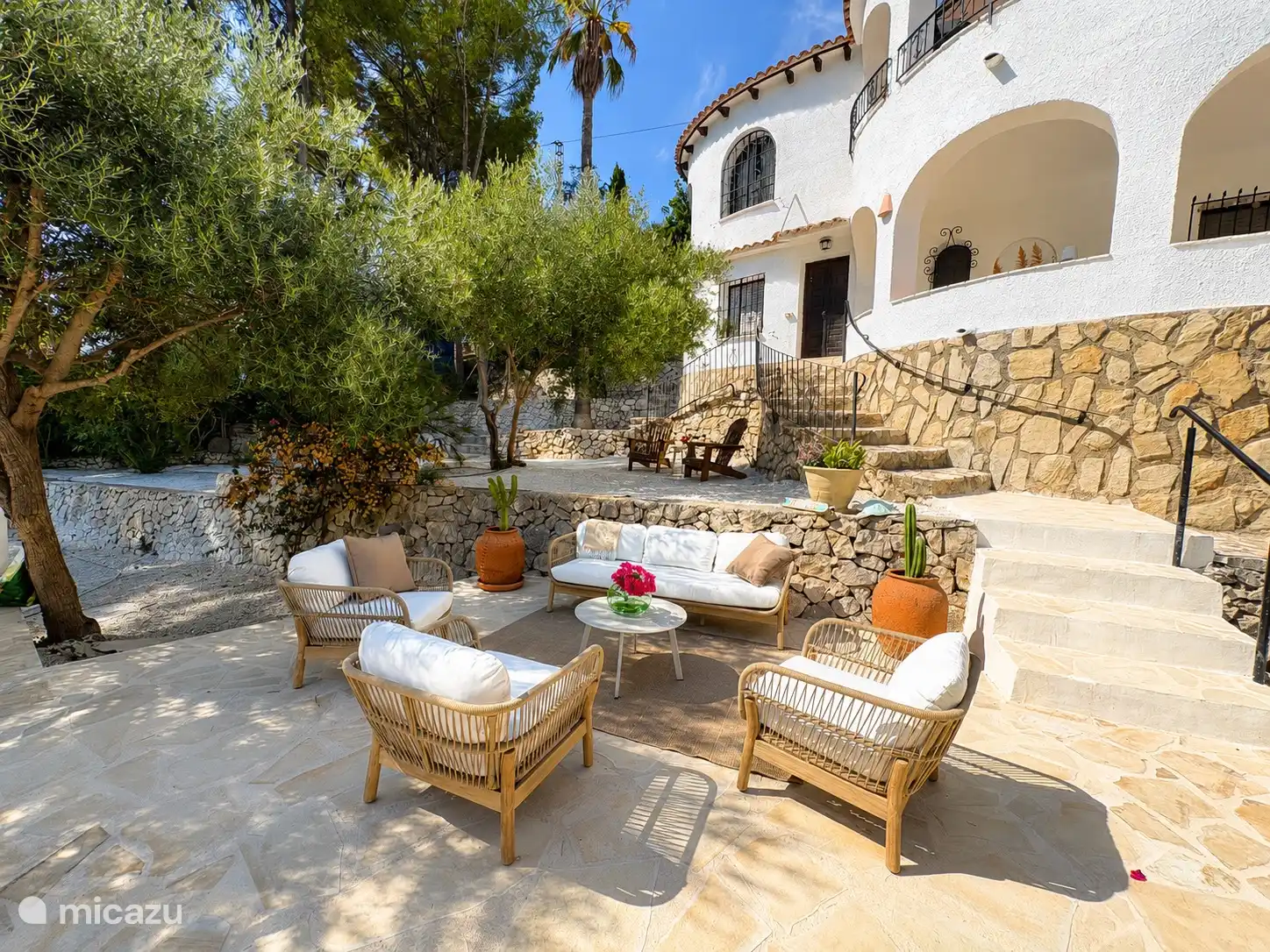 Terrasse près de la piscine