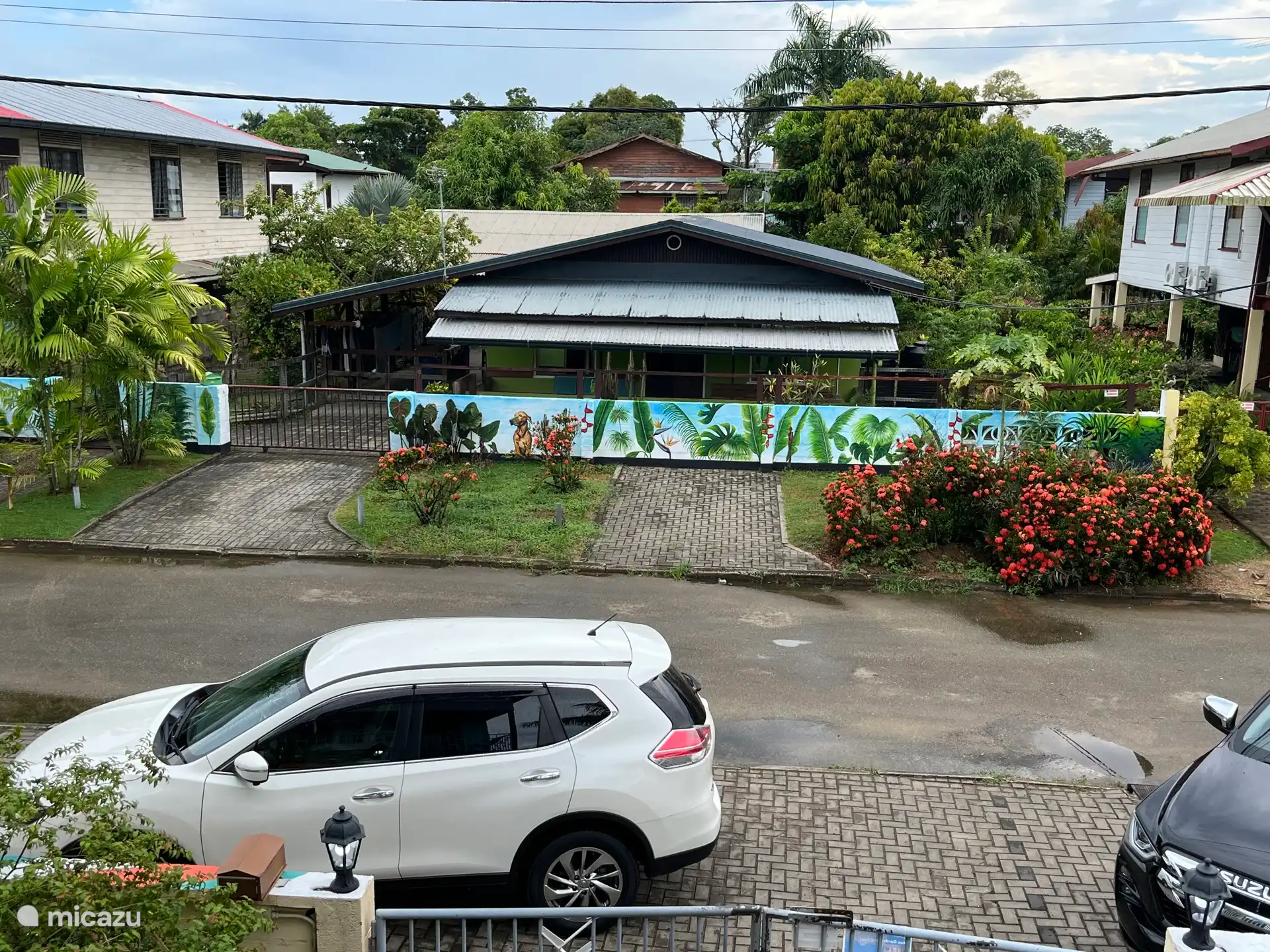 Jardín y Piscina Mural Max