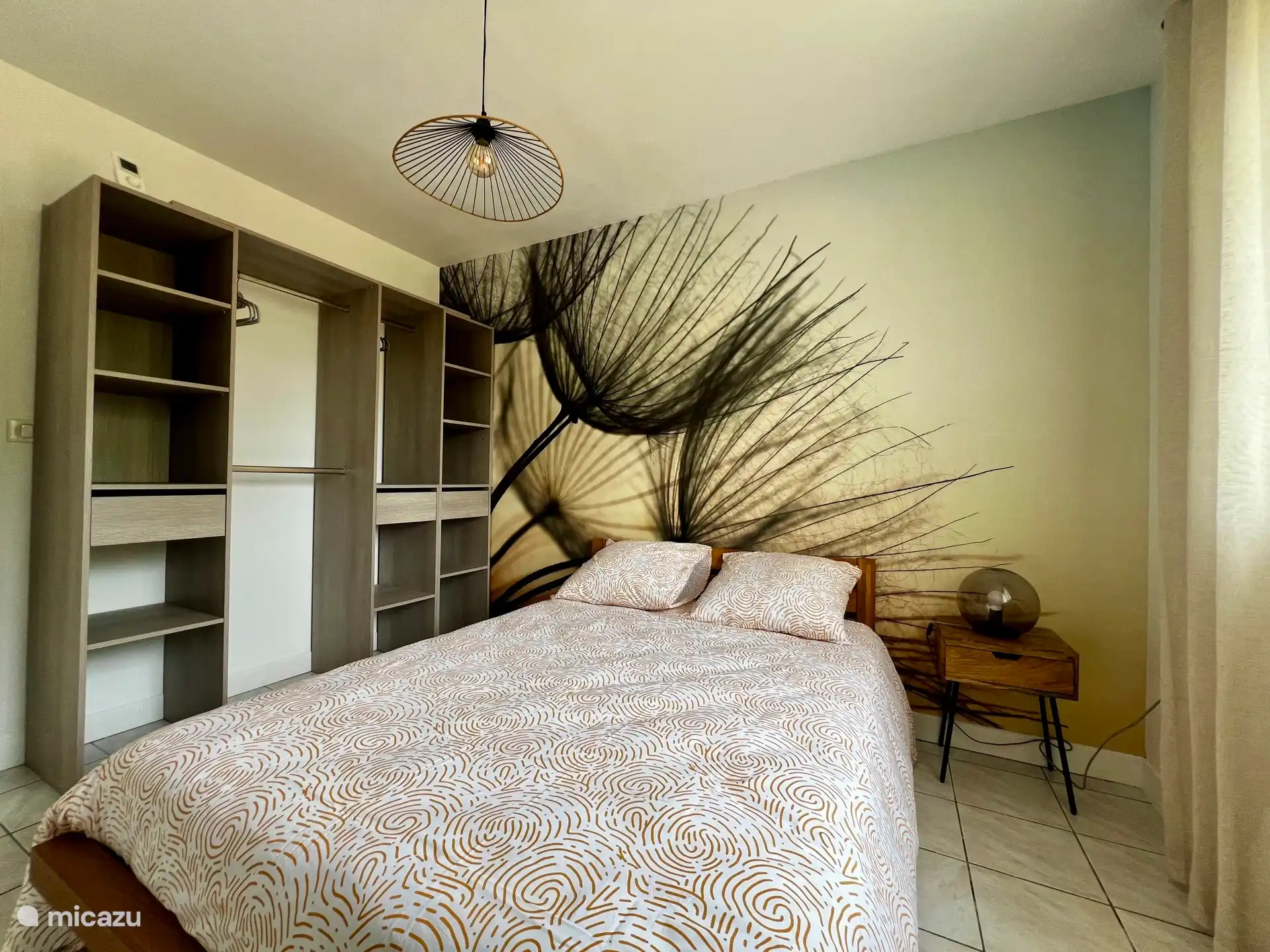 Bed 140 x 190 + dressing room 