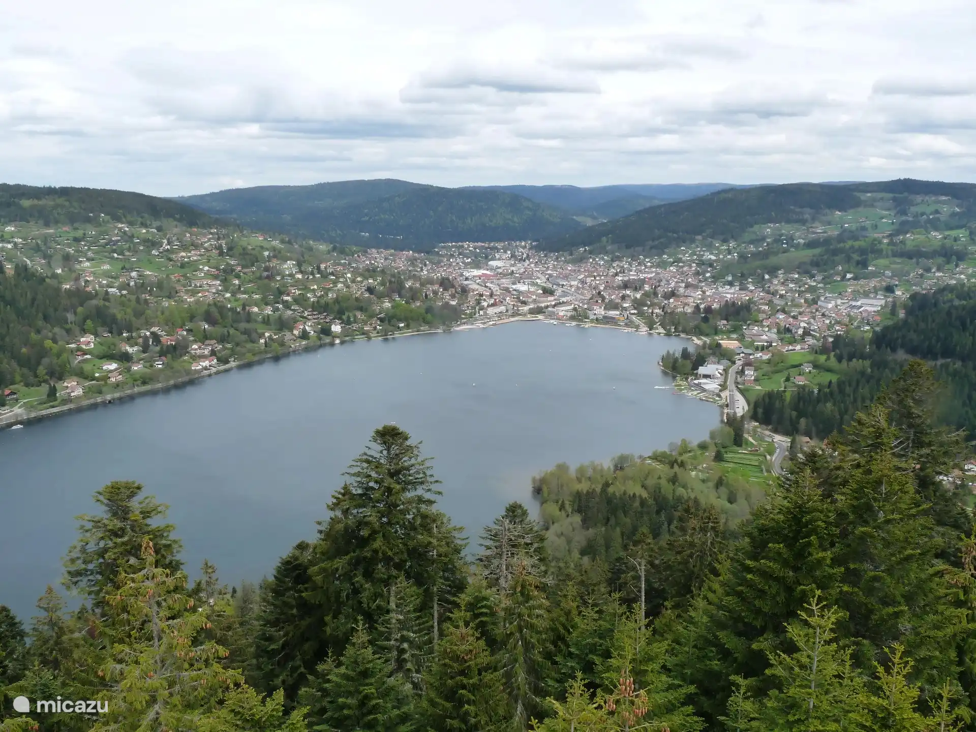 Meer Gérardmer, ongeveer 20 km over de weg van de accommodatie: een idee voor een uitstapje tijdens uw verblijf.