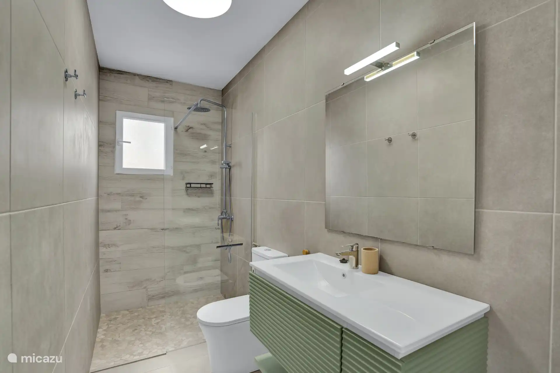 Bathroom 2 located directly off bedroom 3 