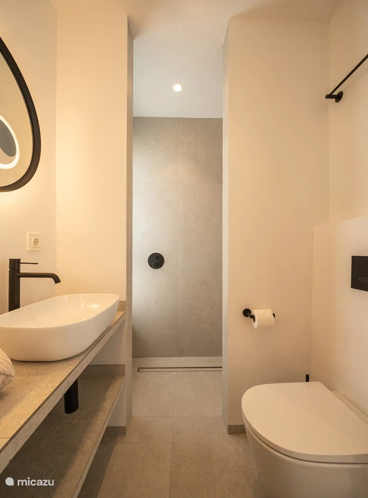 Gedeelde badkamer van slaapkamer 3 en 4