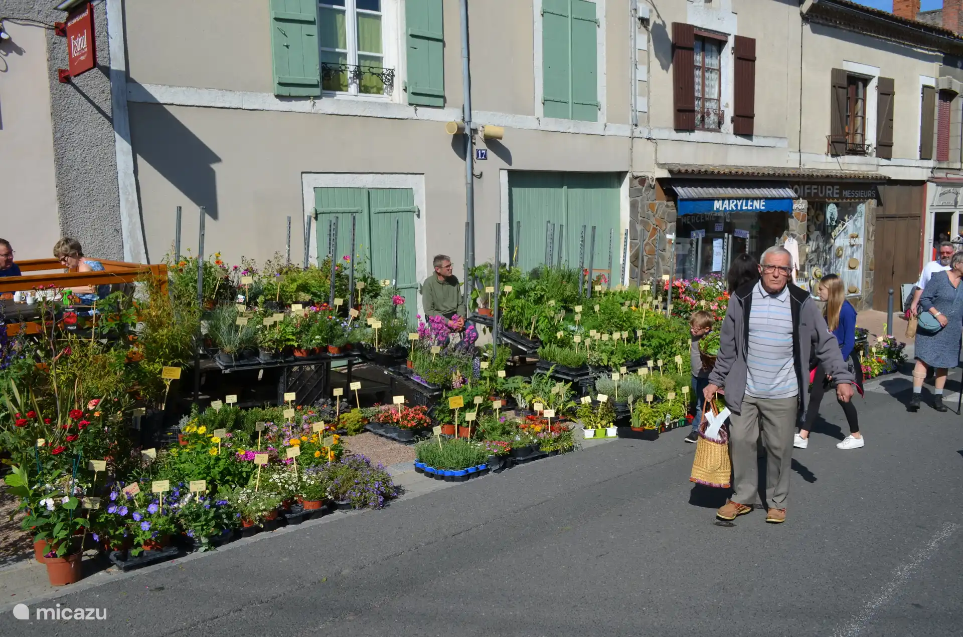 De beste en grootste markt in de regio!