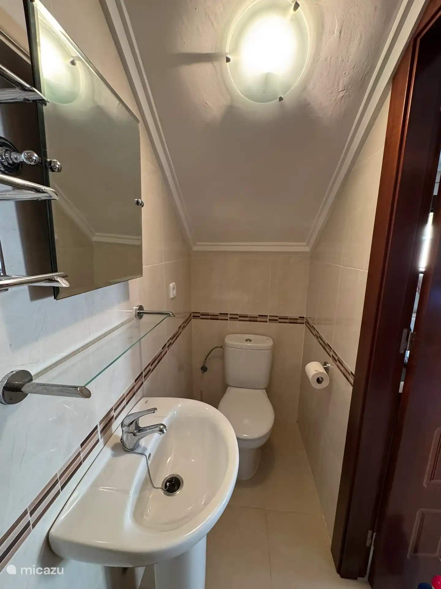 Toiletten-Erdgeschoss