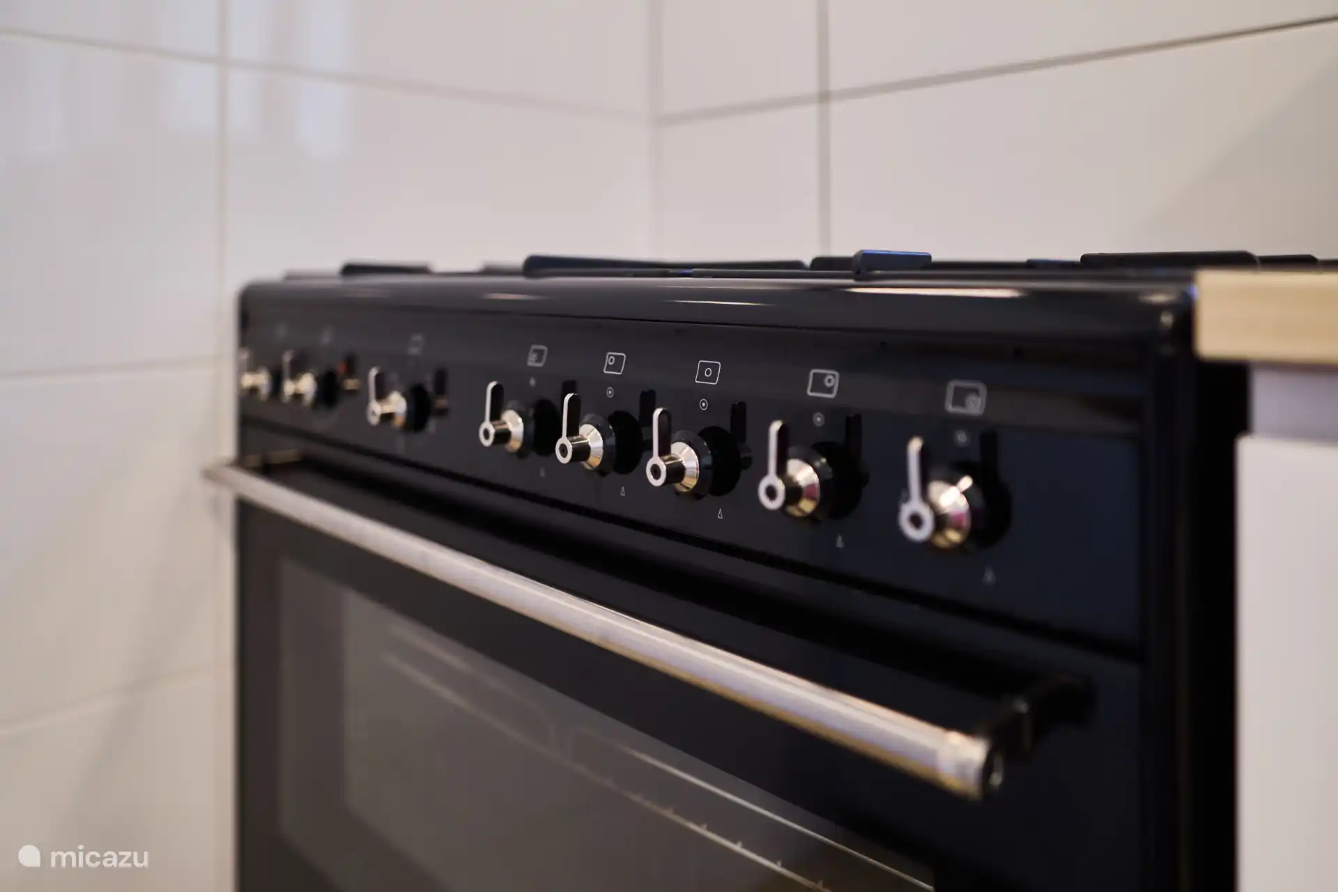 5-pitter piano (gas) en grote oven (elektrisch)