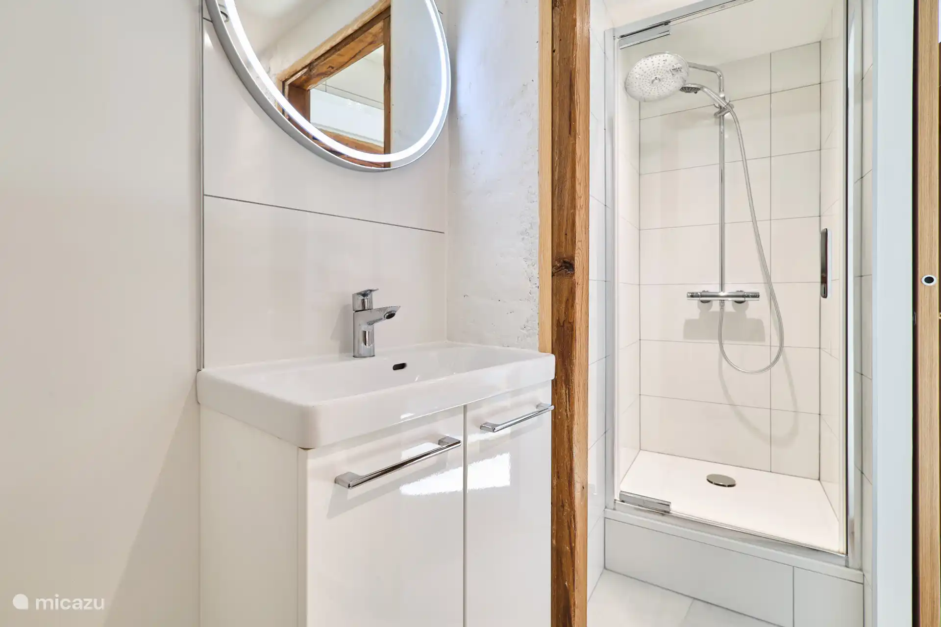 Badkamer van de Magnum-kamer