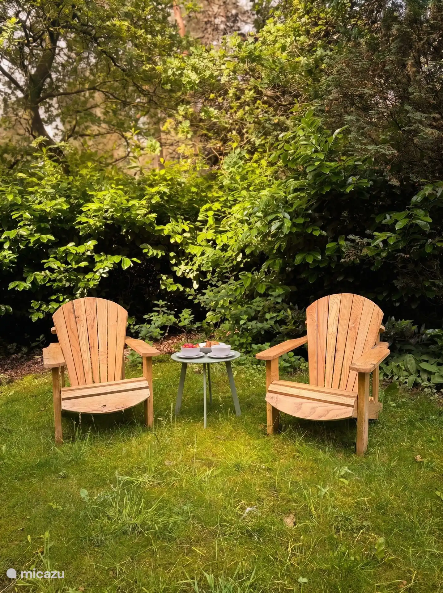 Zie de zon opkomen vanuit je luie stoel en geniet van lange, ontspannen dagen in de tuin. 
In de winter genieten onze stoelen van hun welverdiende winterrust ??. Vanaf het voorjaar staan ze weer klaar