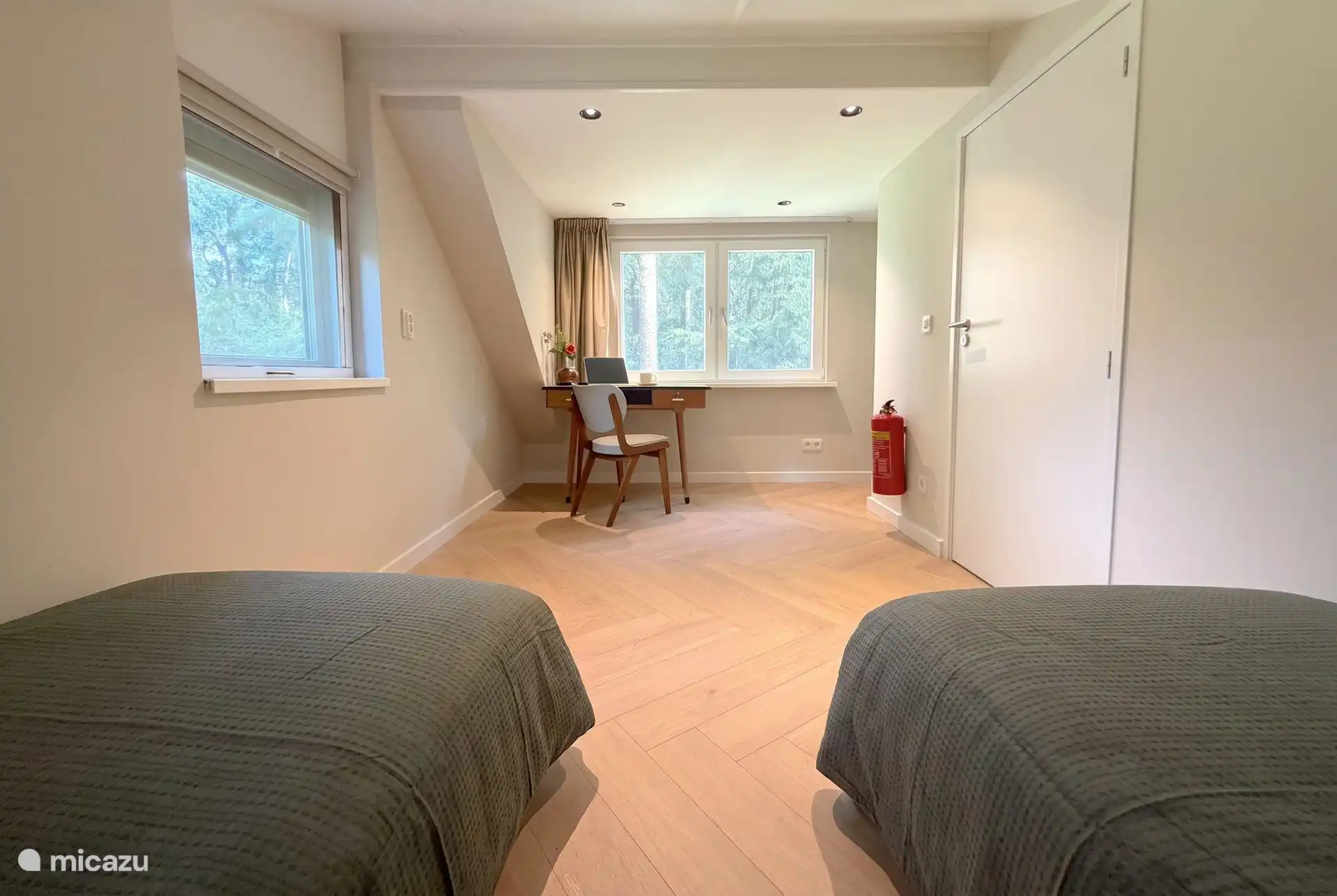 Slaapkamer 3 - twinbed (los of aan elkaar) met aparte werkplek