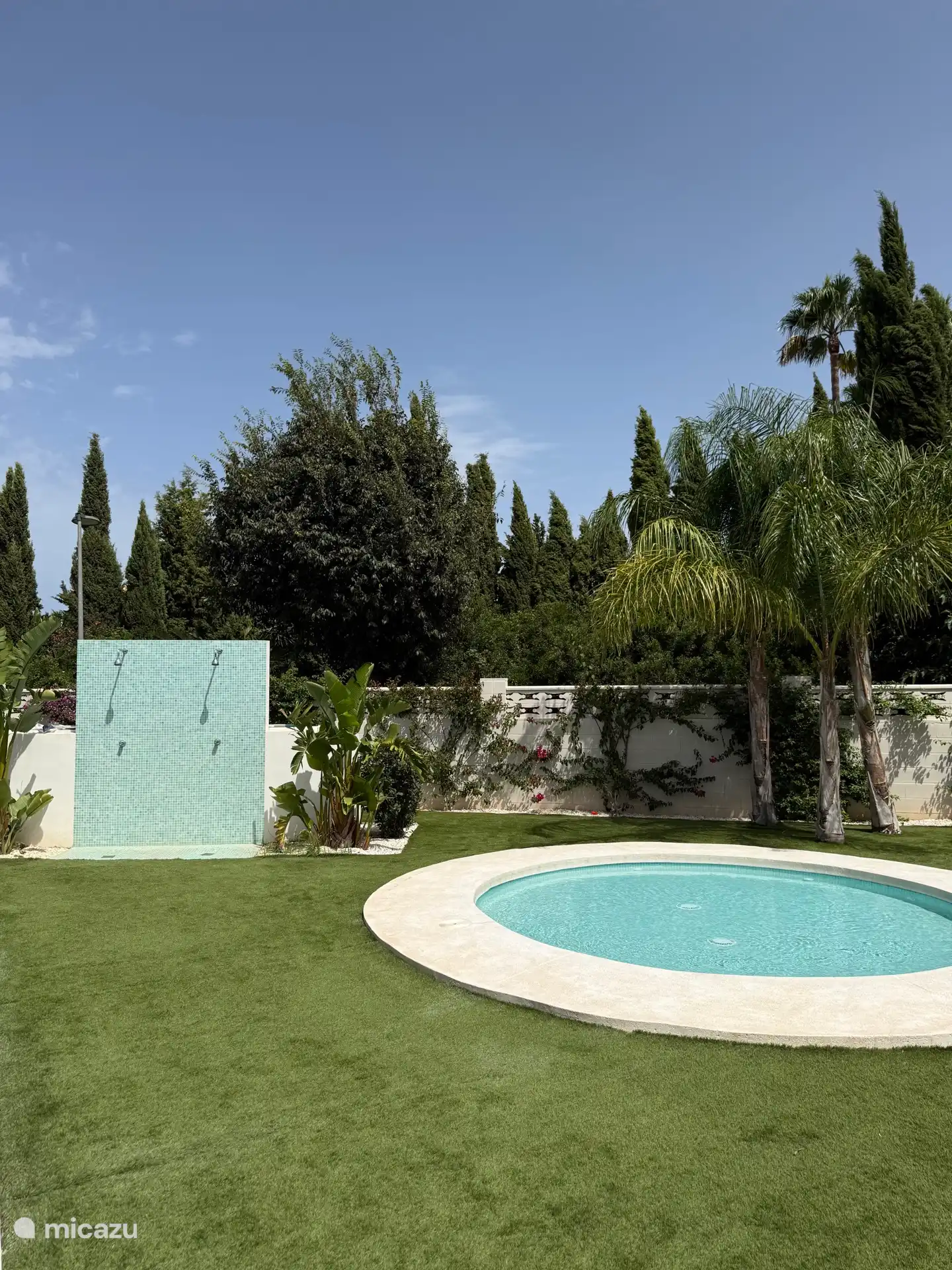 Children's pool and outdoor shower