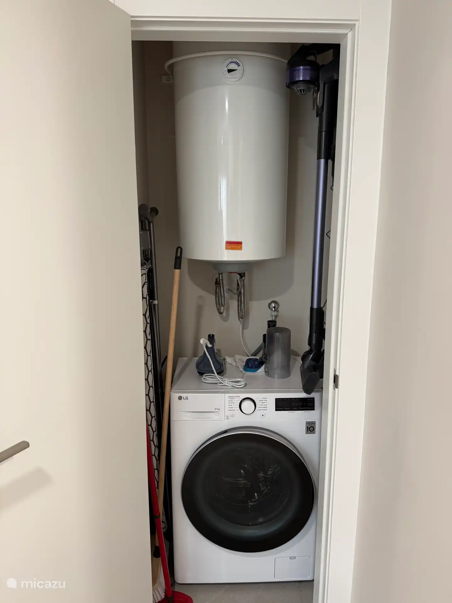 Washer dryer combination