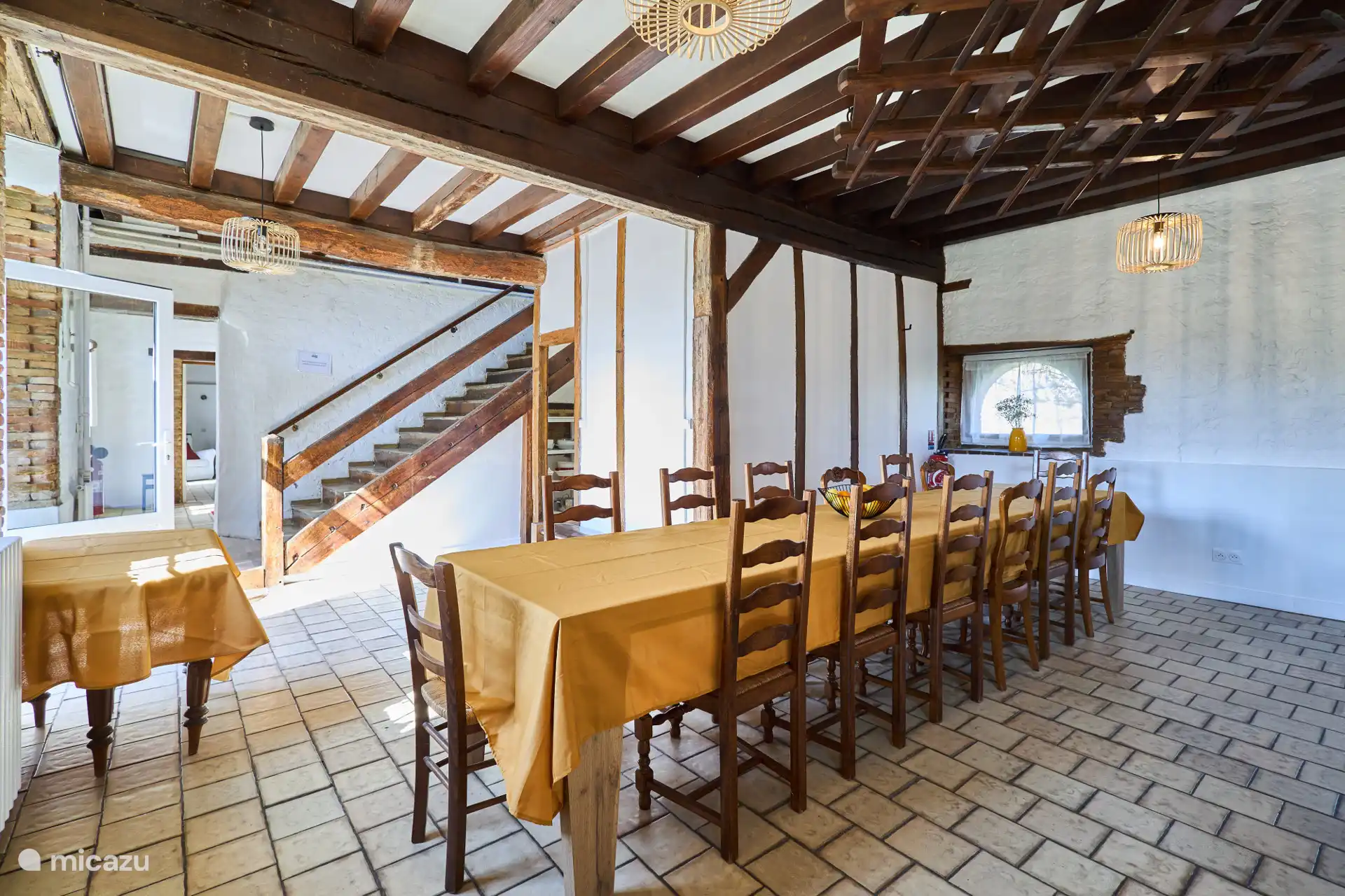 Grote tafel voor 16 personen