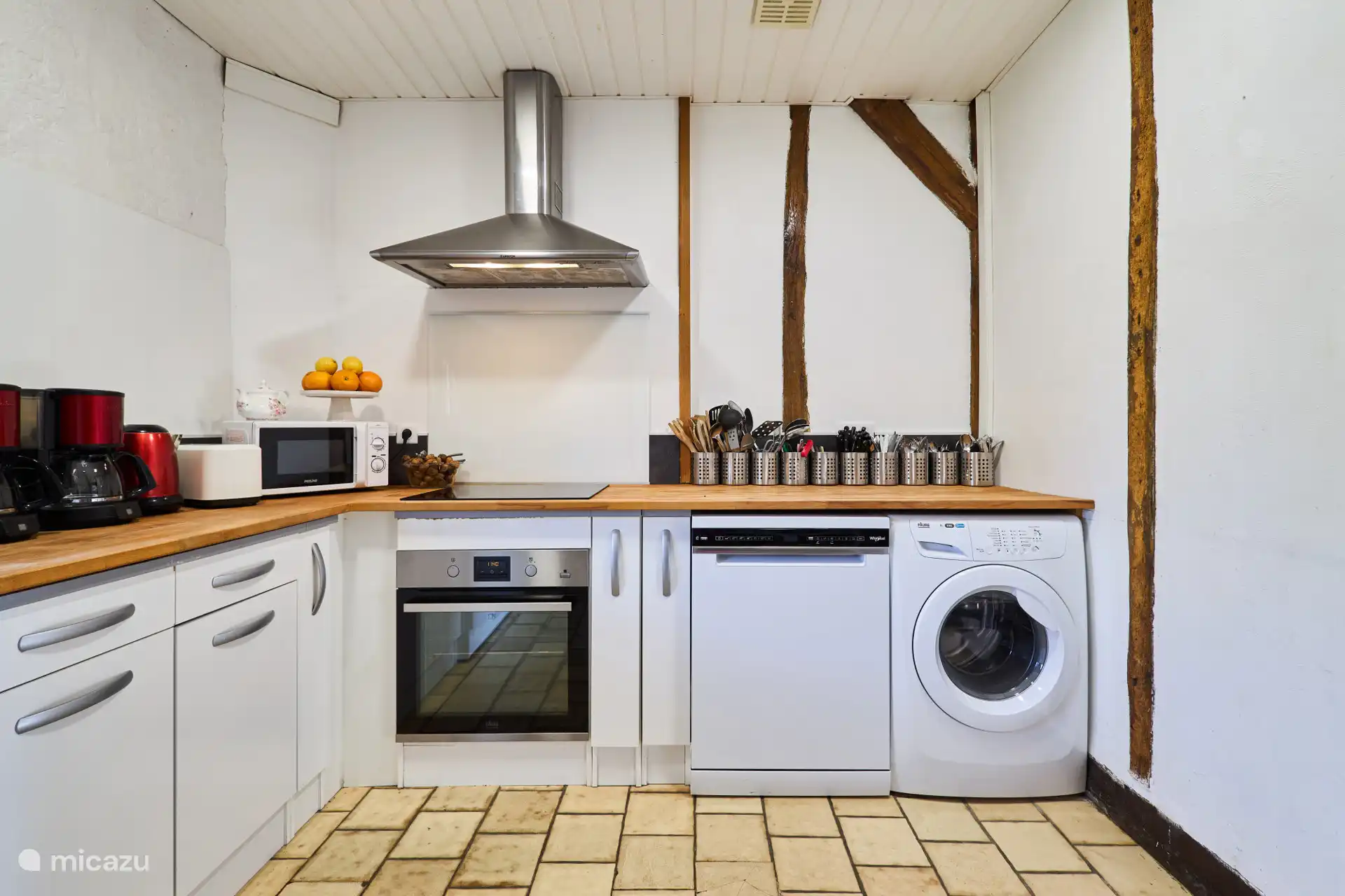 De uitgeruste keuken