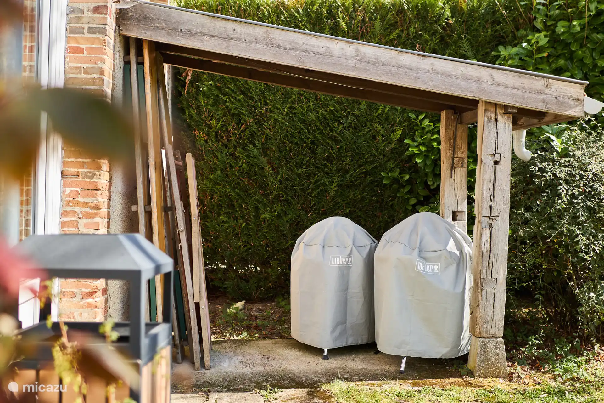Barbecues en ligstoelen
