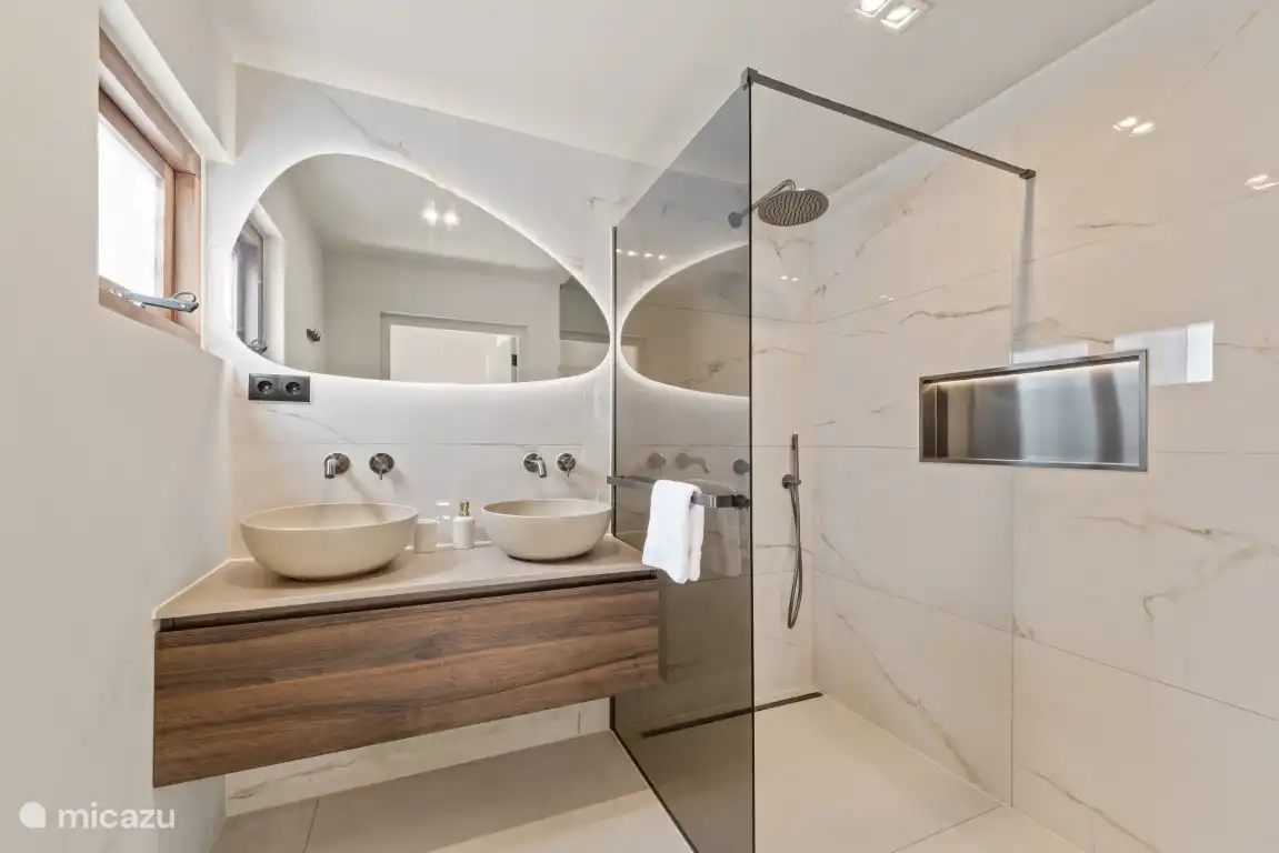 Baño 4 perteneciente al dormitorio 4 en el sótano