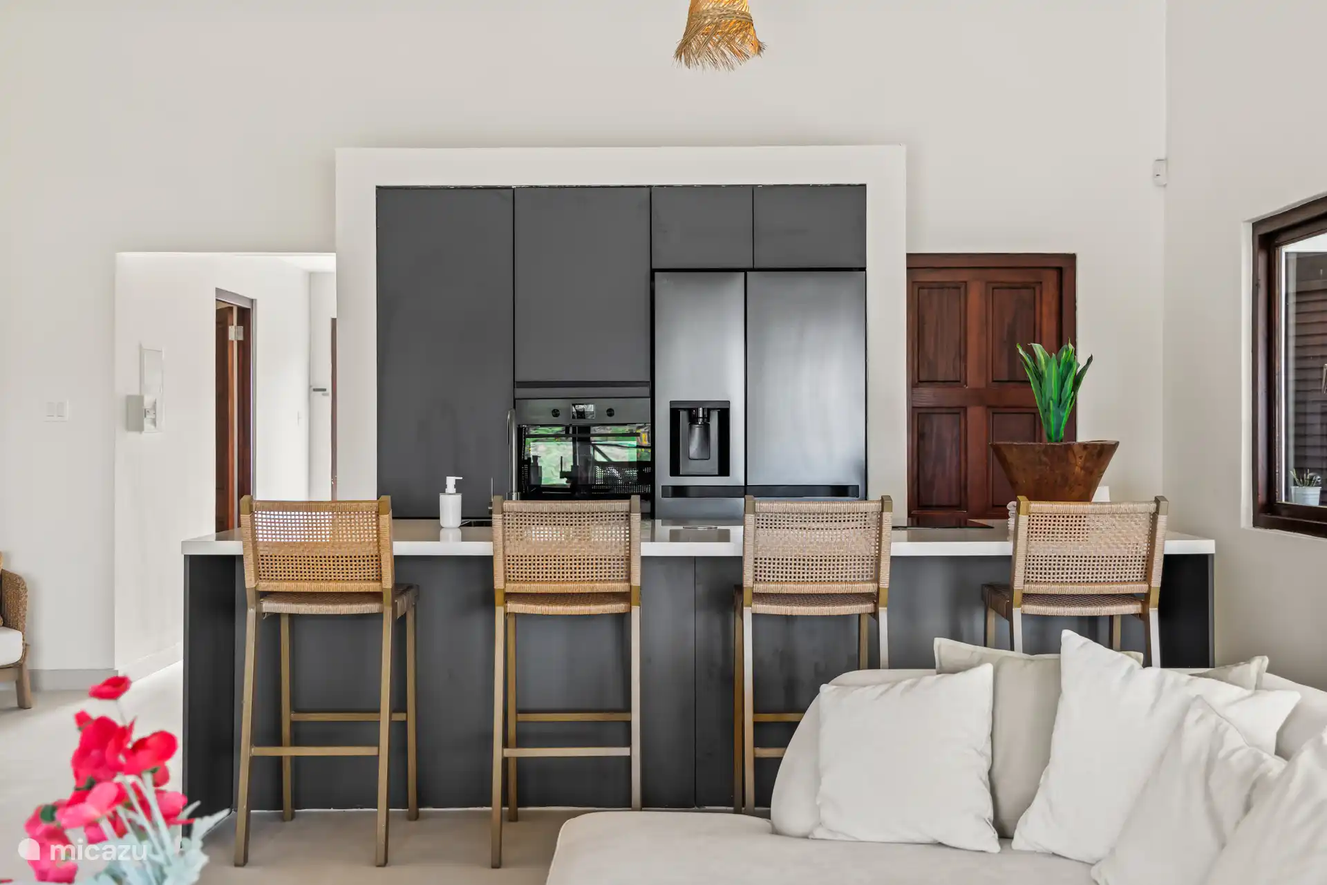 Keuken Blue Parrot Curacao vakantiehuis