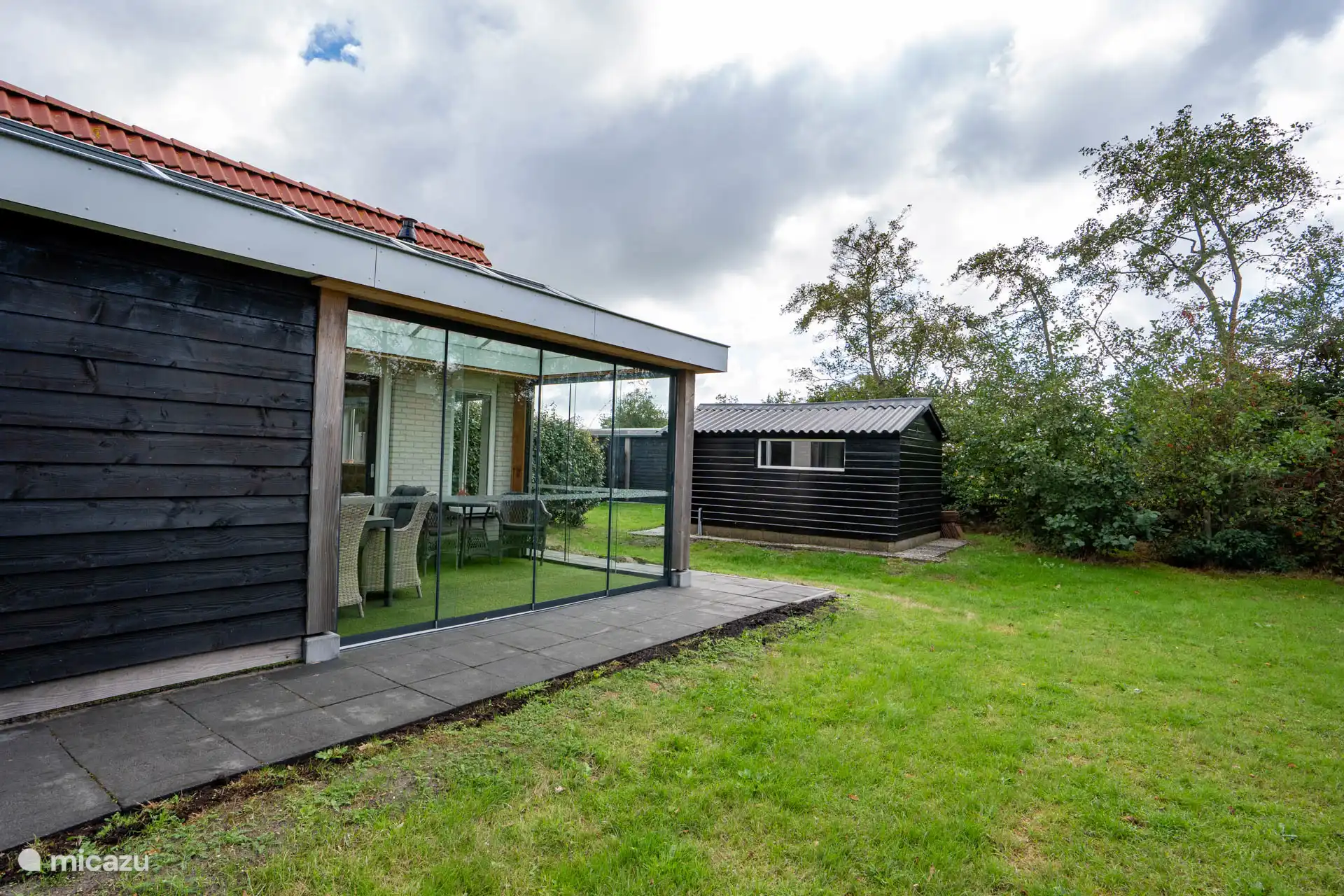 Gartenzimmer mit Schiebetüren