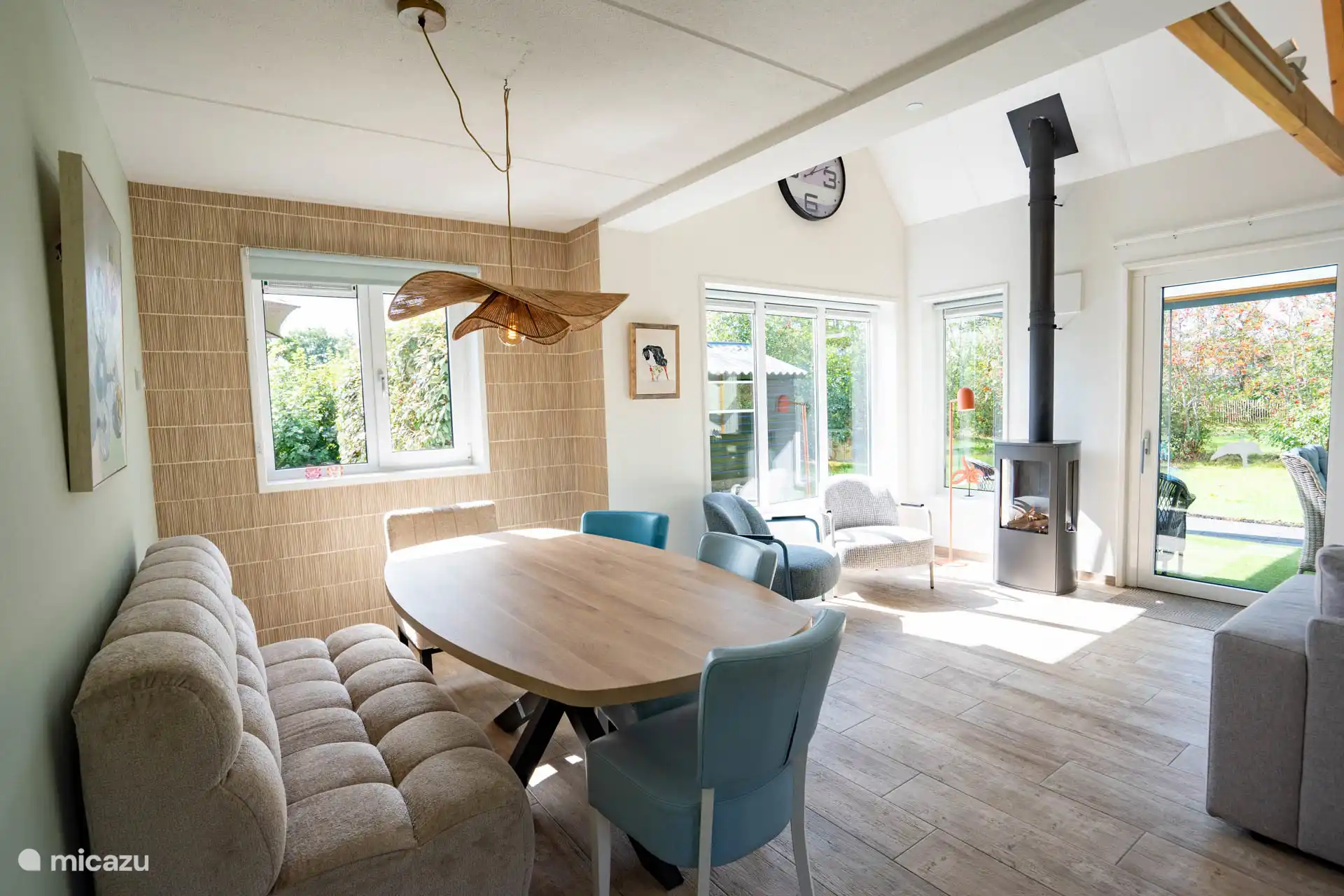 Sonneniges Wohnzimmer