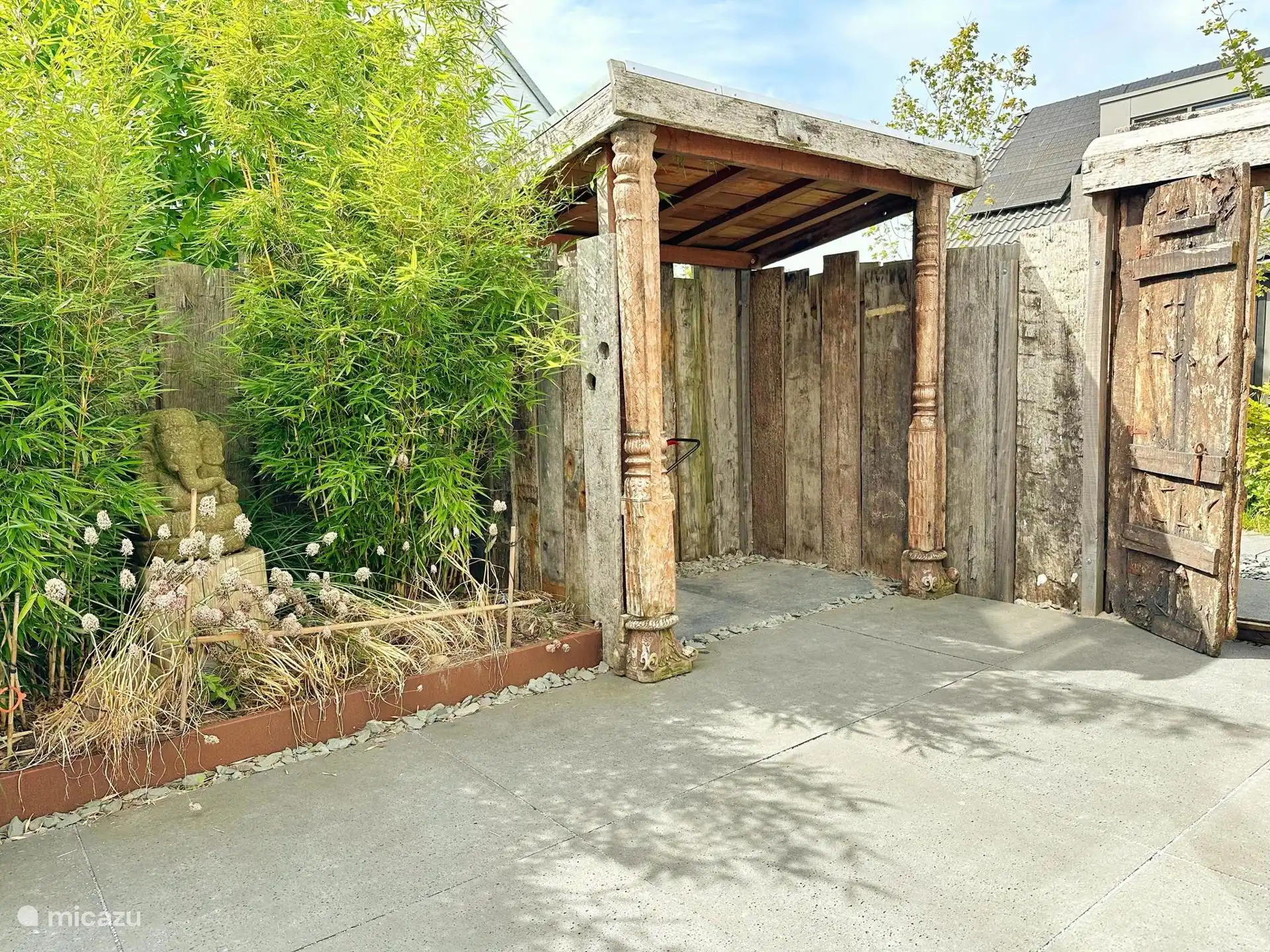 Tuin met poort
