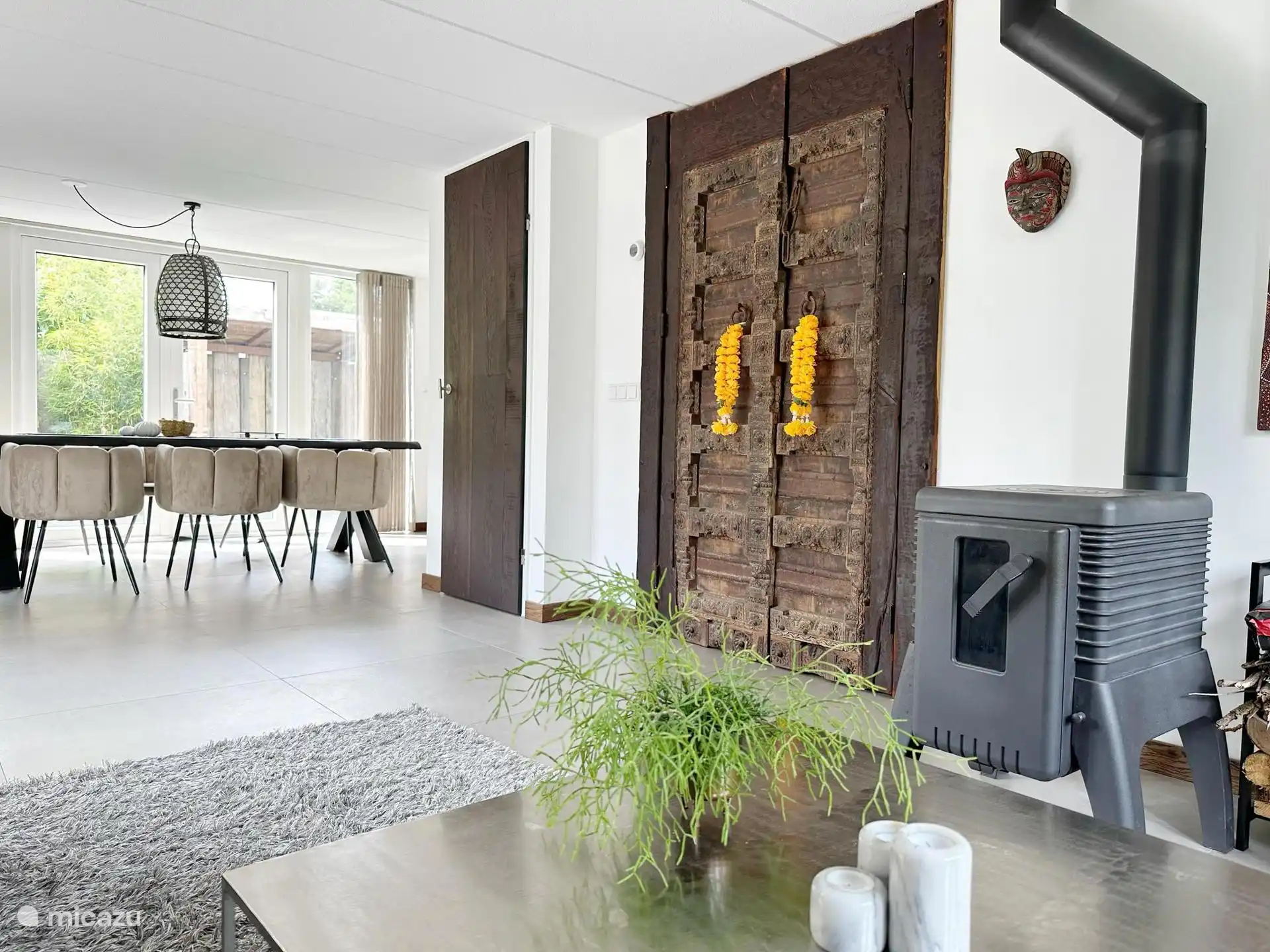 Woonkamer met eethoek