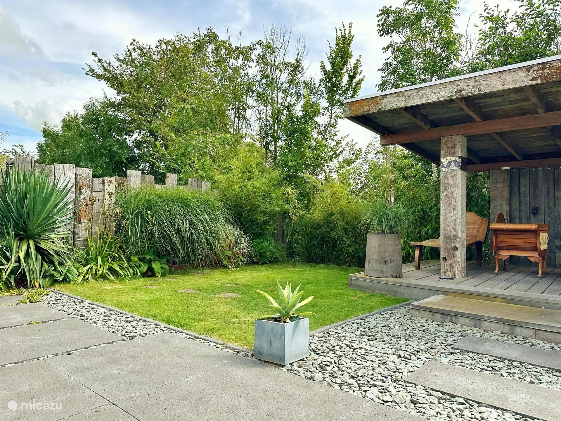 Tuin met veranda