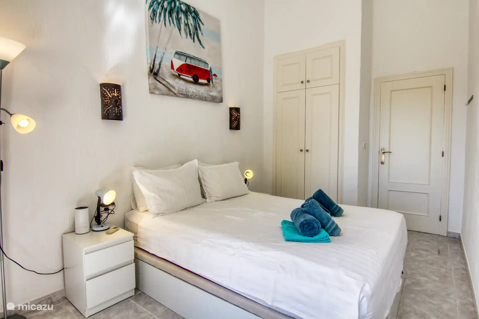 Schlafzimmer 1