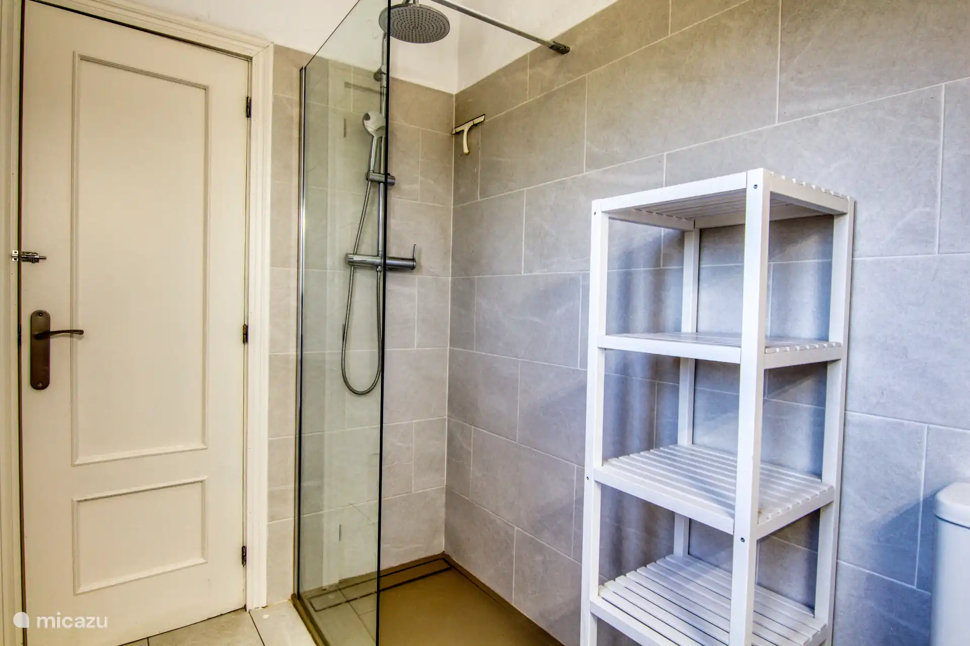 Badezimmer 2
