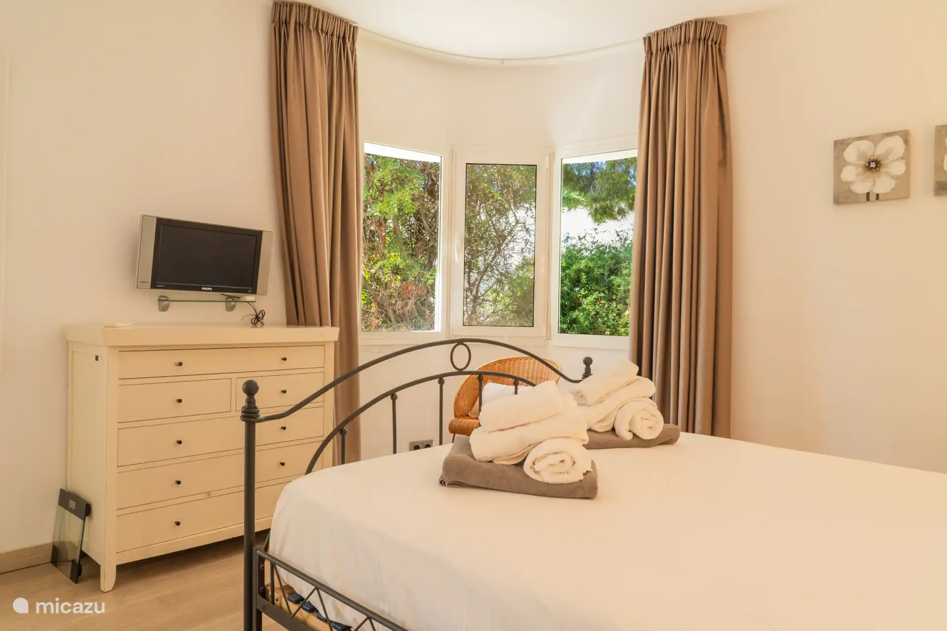 Schlafzimmer 1