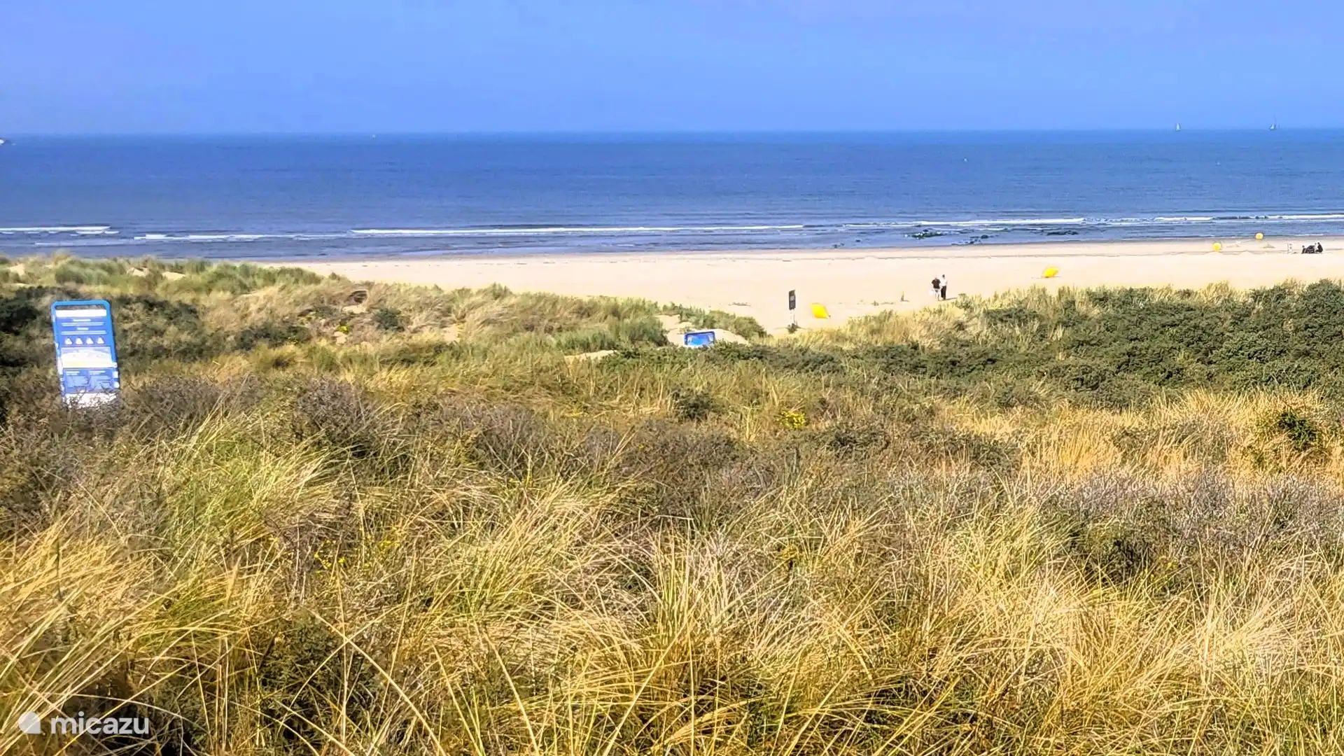 Le skiping, le surf, le bronzage et la baignade sont tous possibles sur les vastes plages d’Ouddorp aan Zee