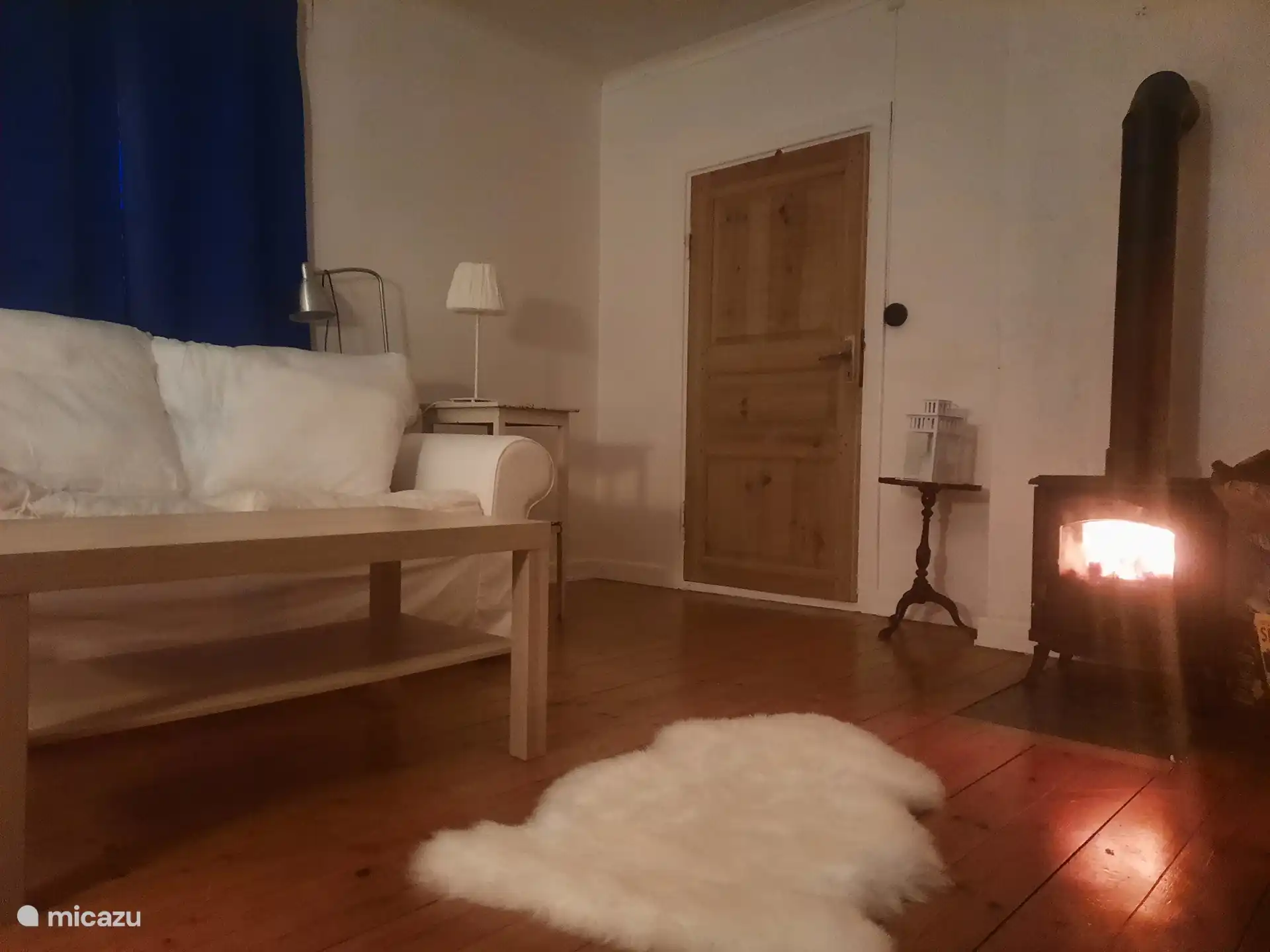 Houtkachel in het hoofdgebouw
