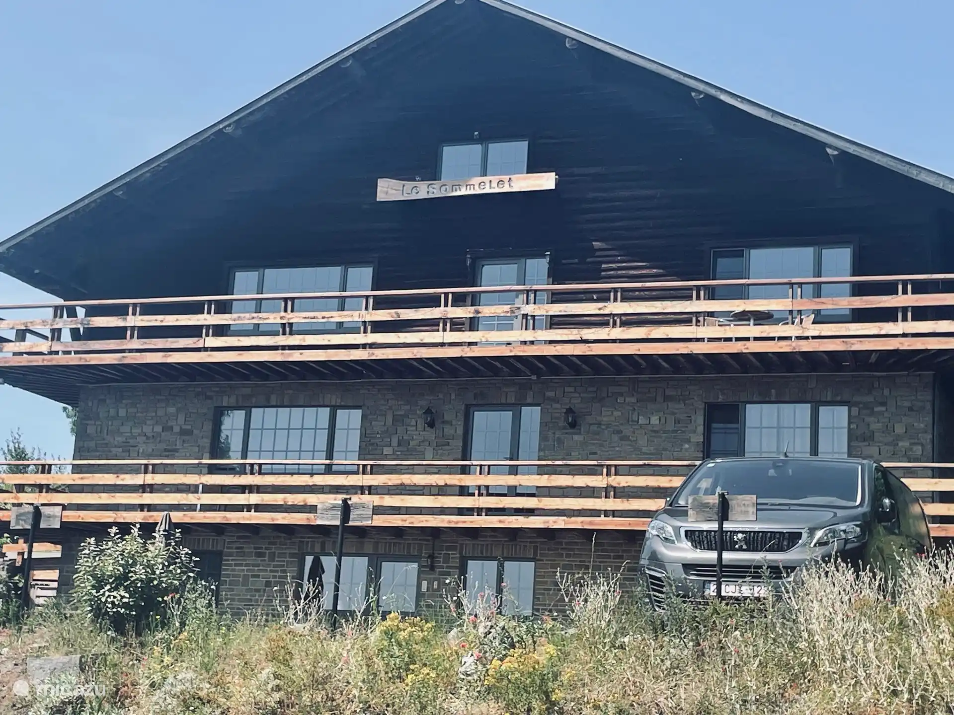 parking vakantiehuis Le Sommelet