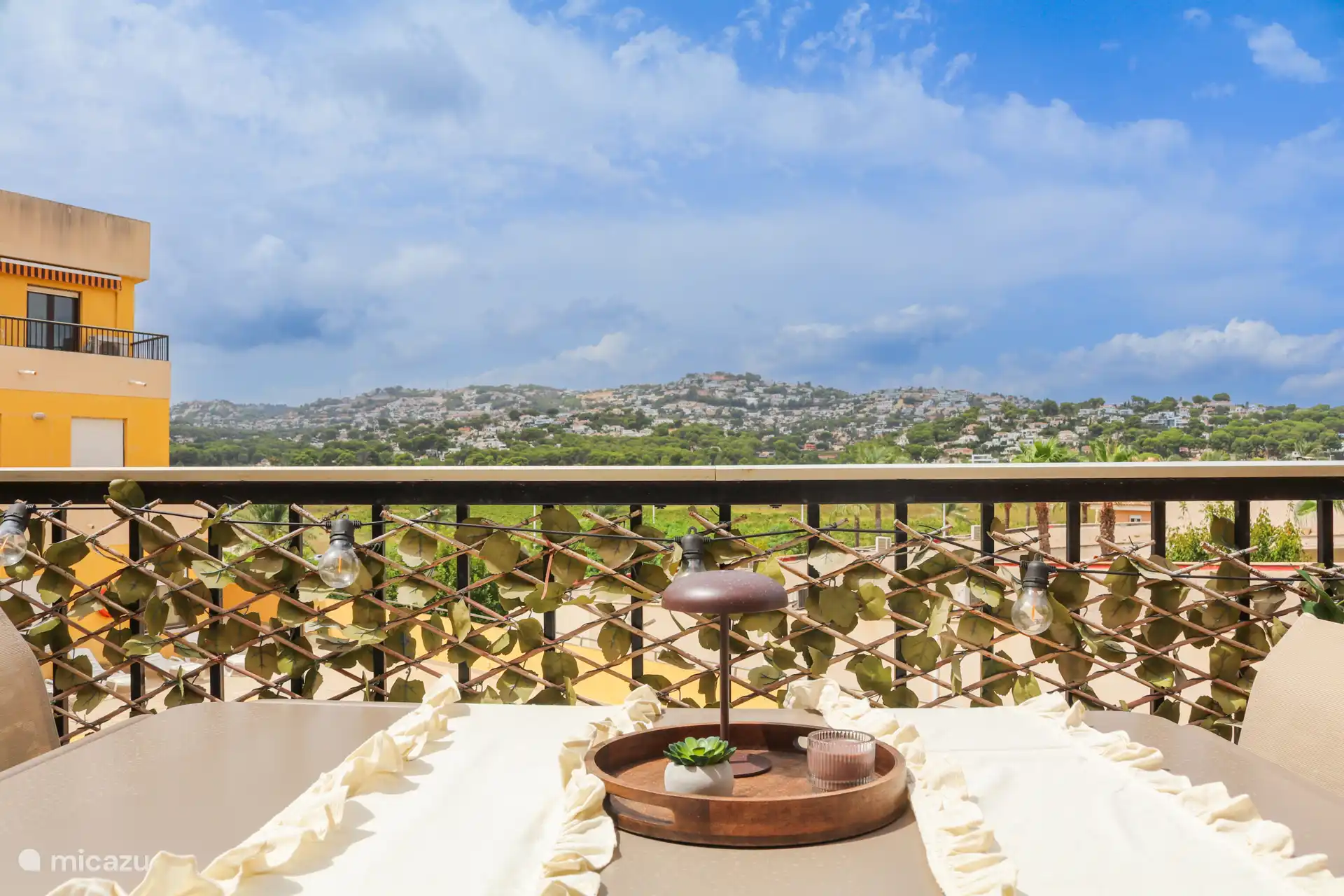 Balkon met uitzicht over de vallei van Moraira