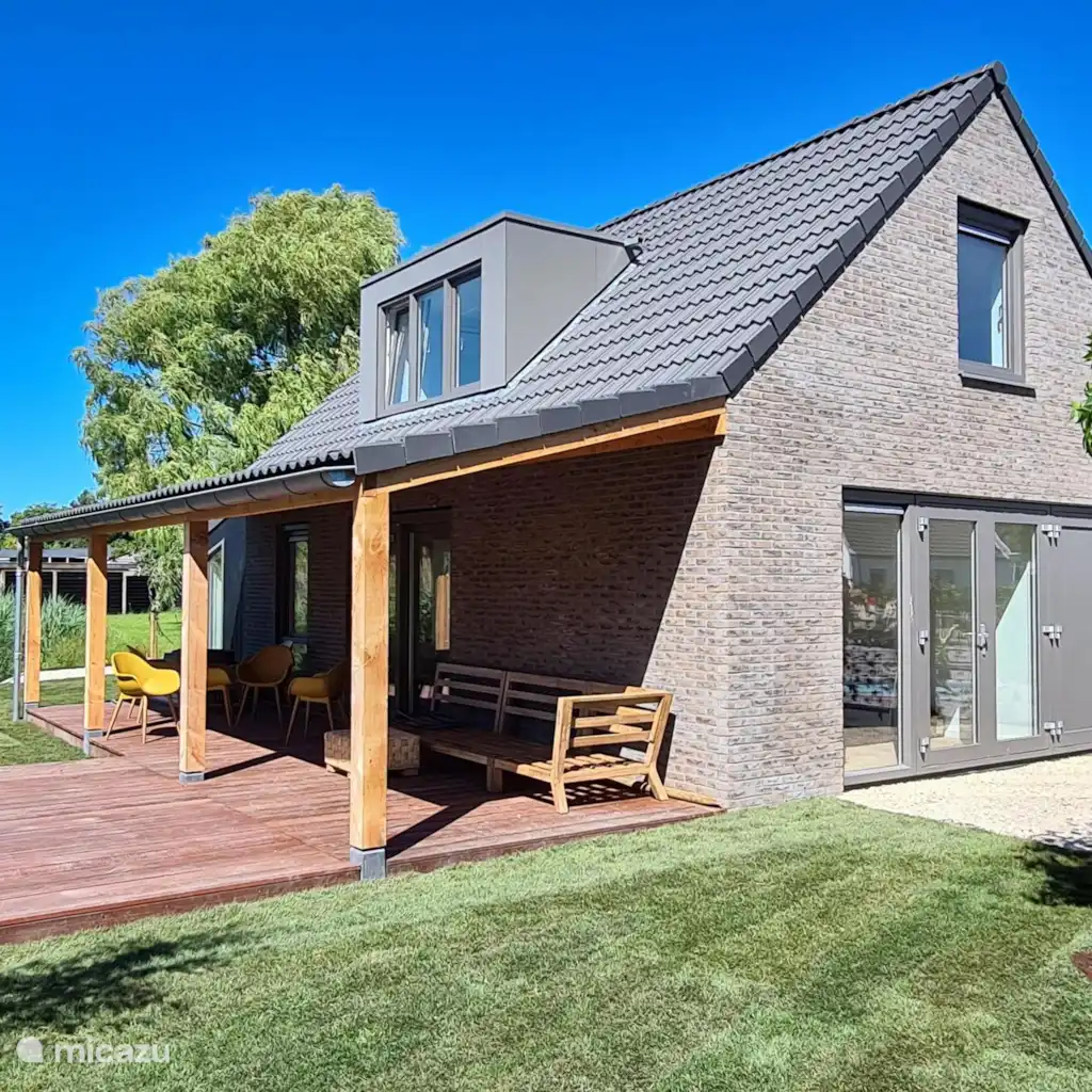 Vakantiehuis De Wielen 82
