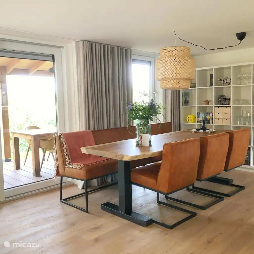 Vakantiehuis De Wielen 82