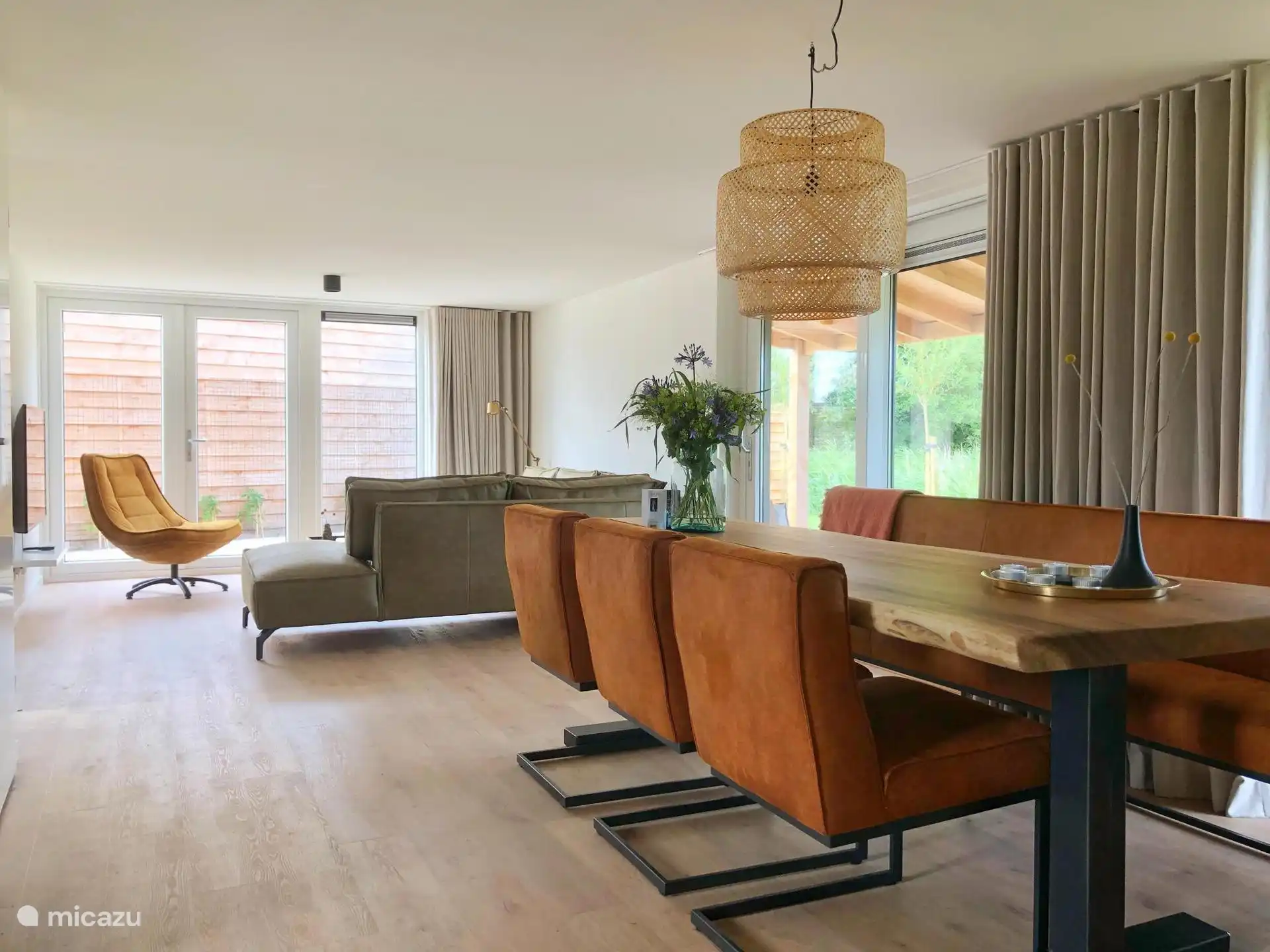 Salón con comedor
