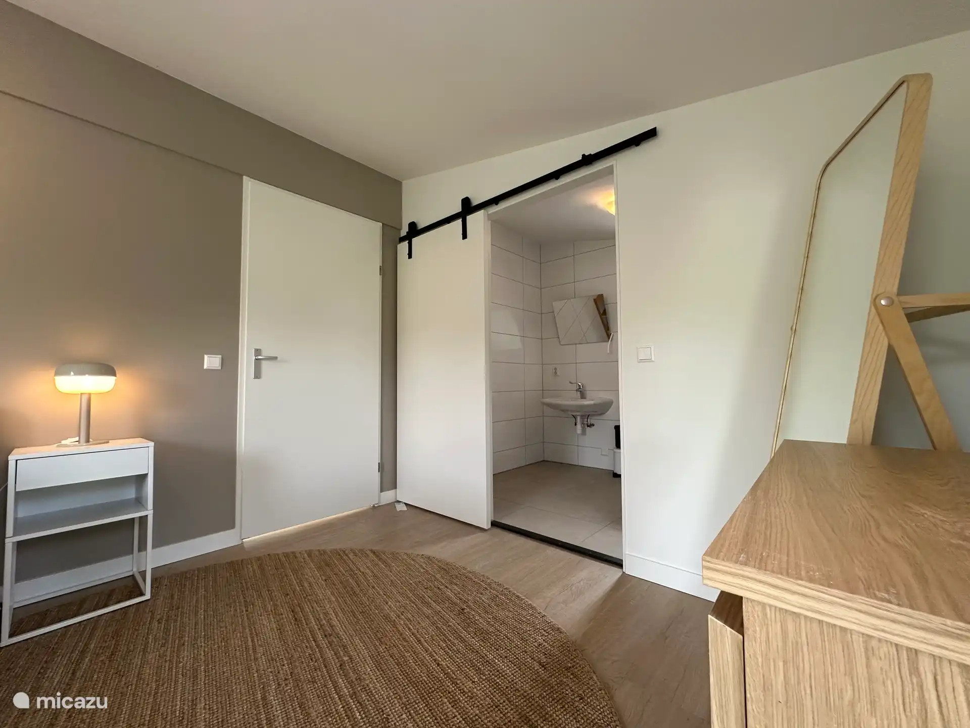Slaapkamer met eigen badkamer