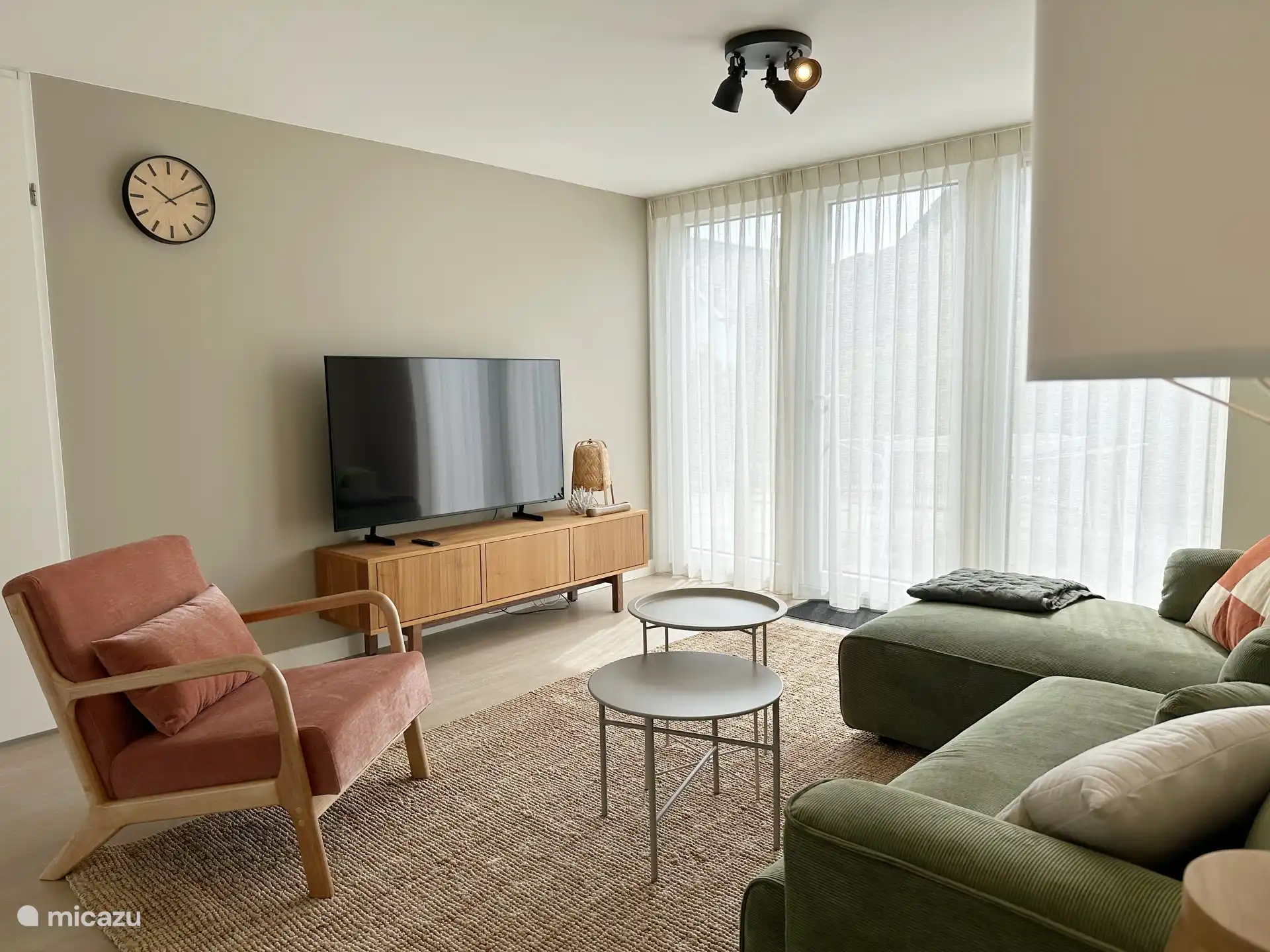 Woonkamer met tv