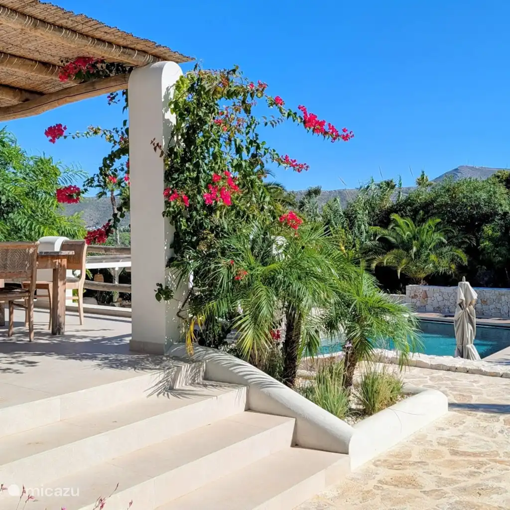 Villa met privézwembad en 2000m tuin