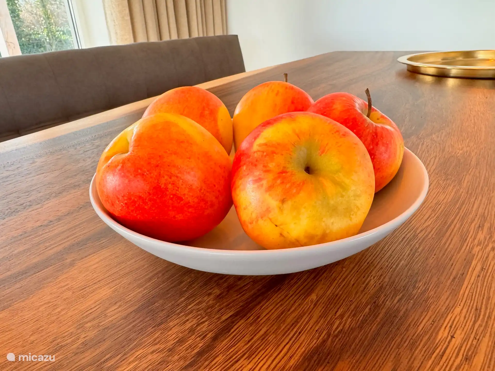 Detalle de la mesa de comedor