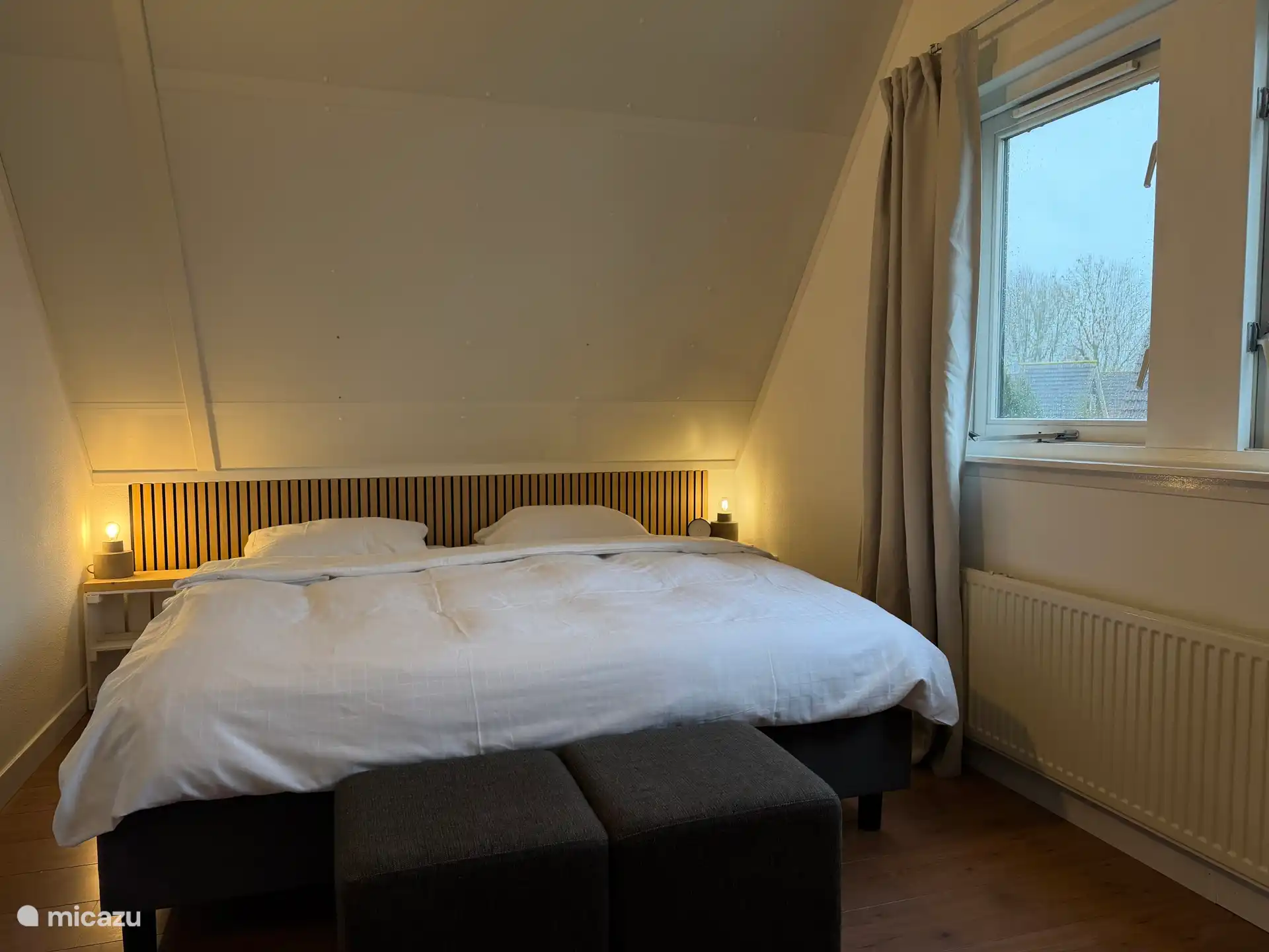 Slaapkamer met tweepersoonsbed