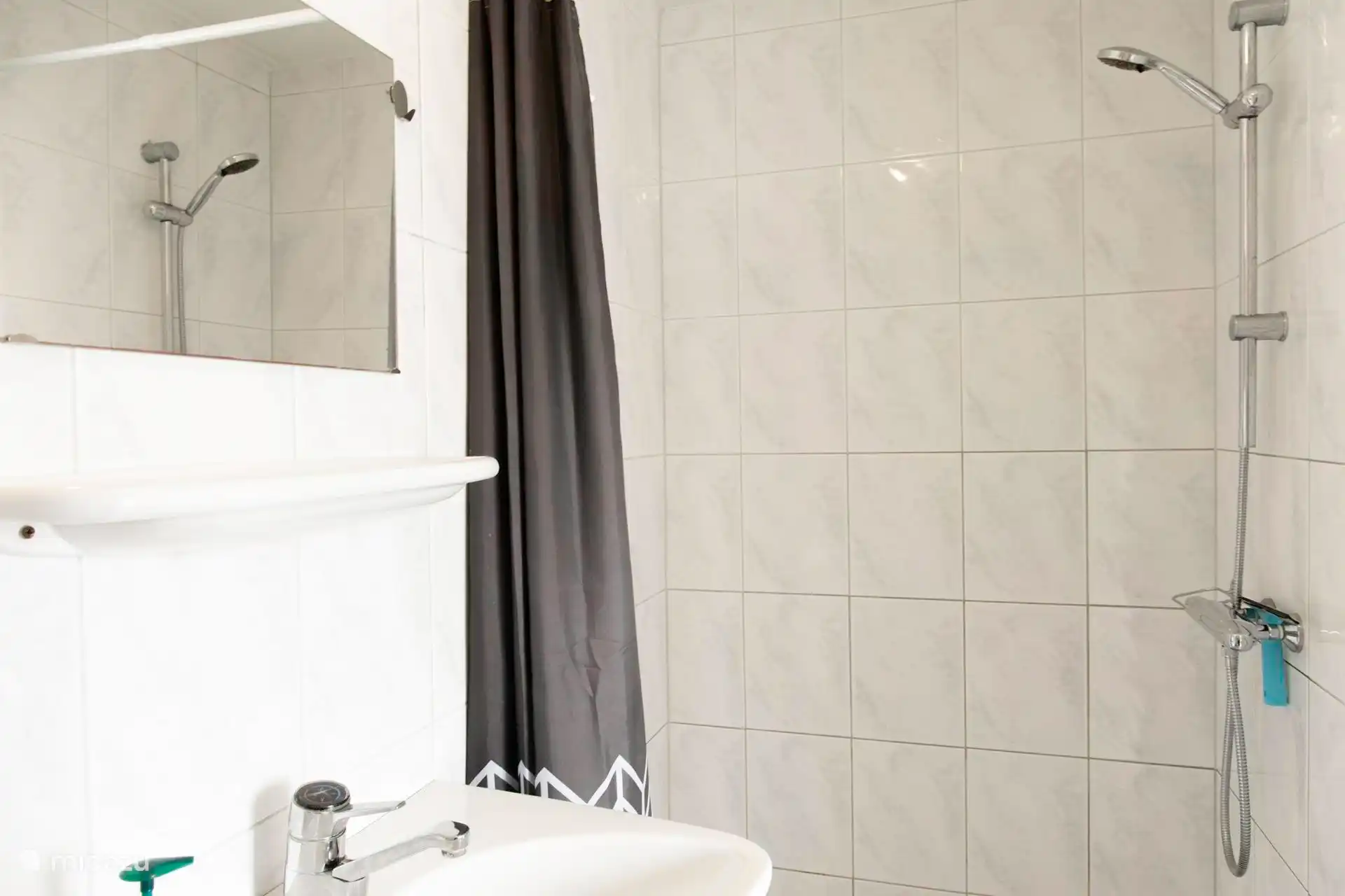 Badkamer met douche