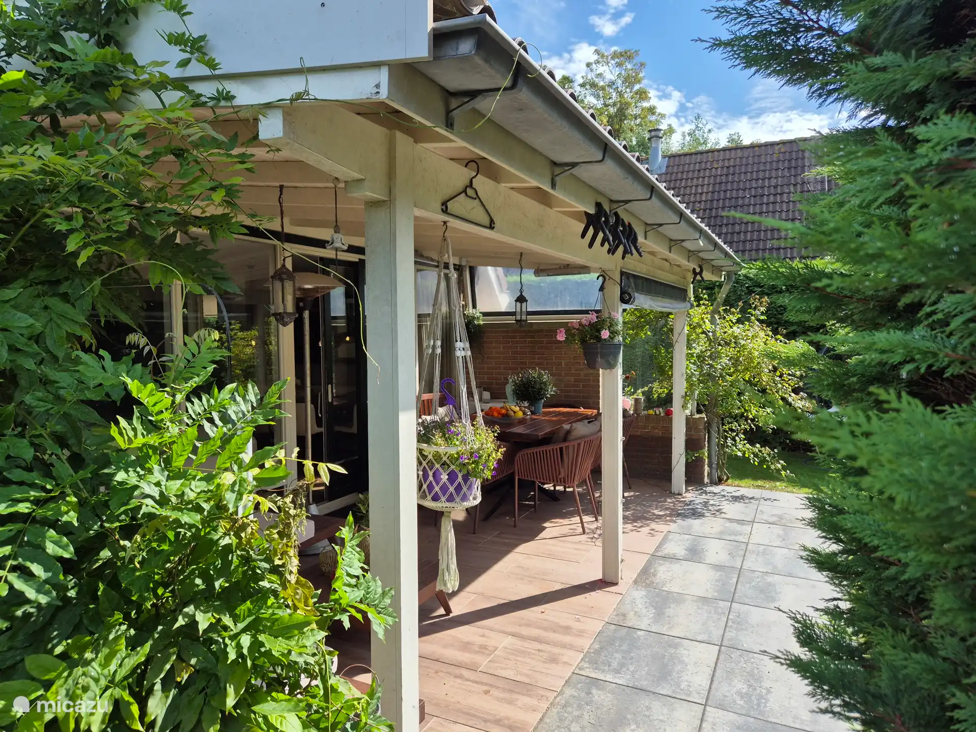 Veranda met terras