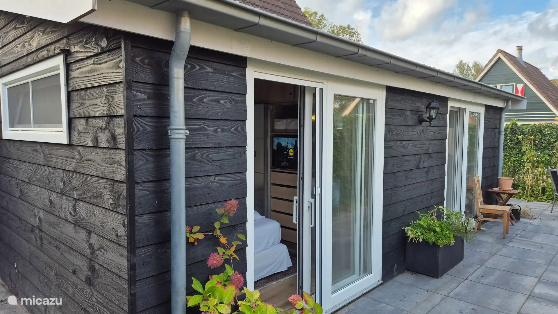 Aanbouw met slaapkamer