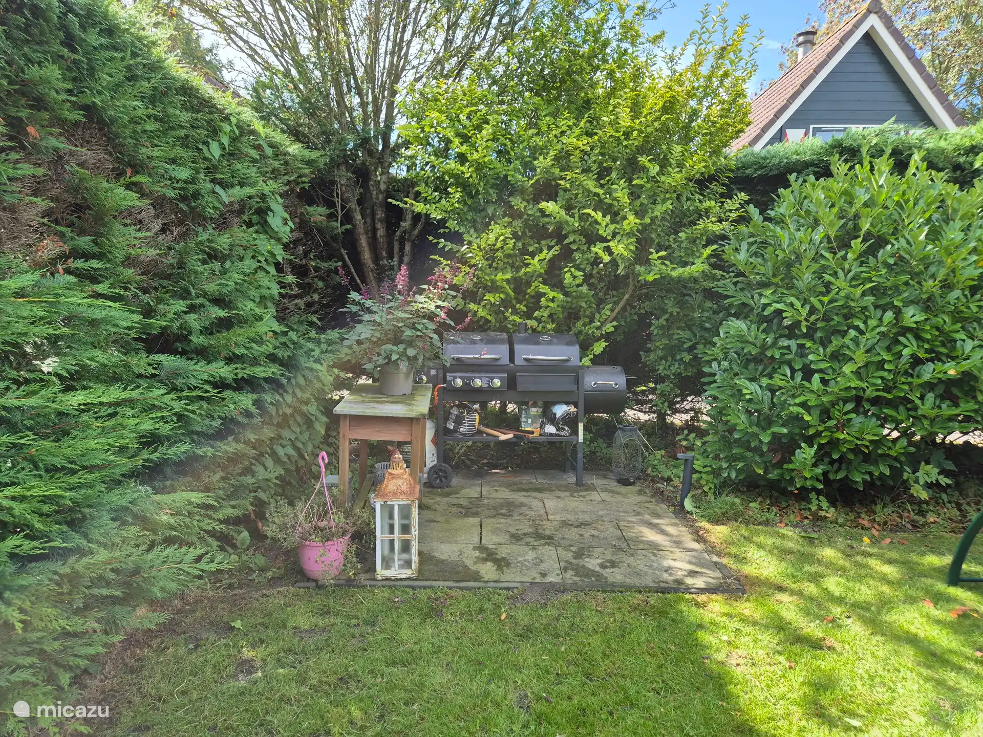 Tuin met barbecue