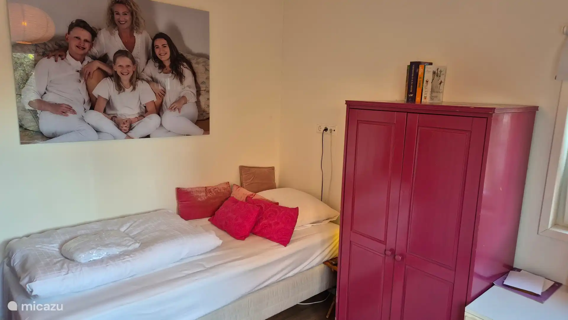 Slaapkamer met eenpersoonsbed