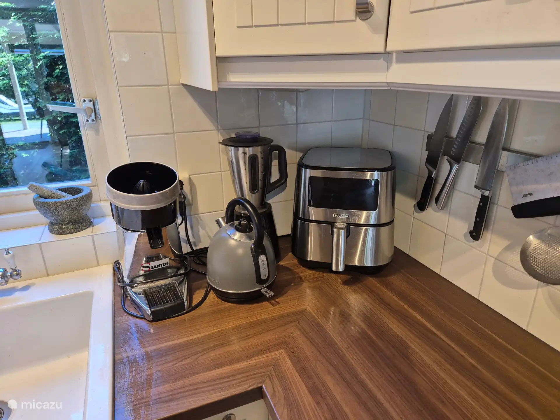 Keuken met apparatuur