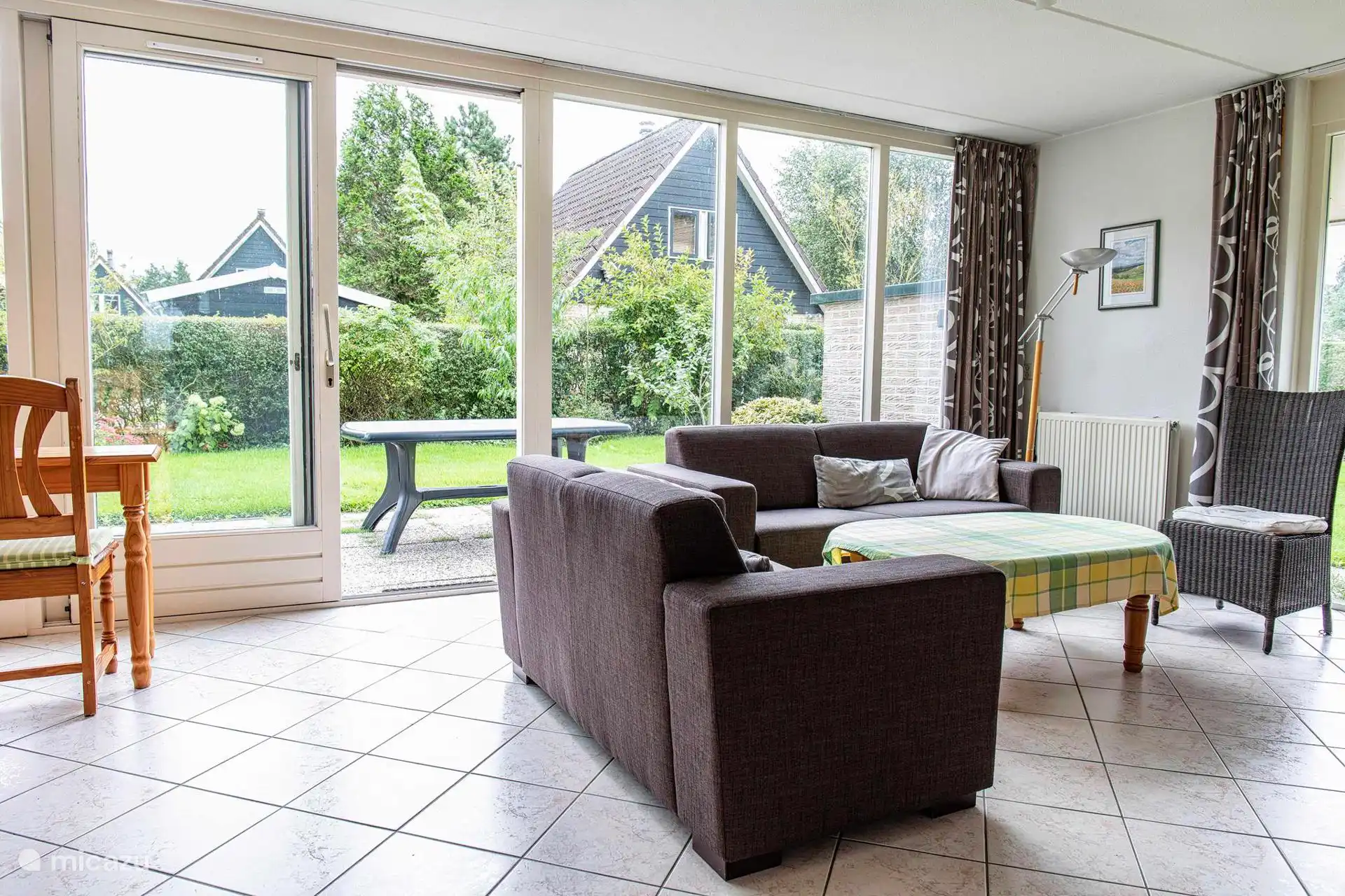 Woonkamer met tuindeuren
