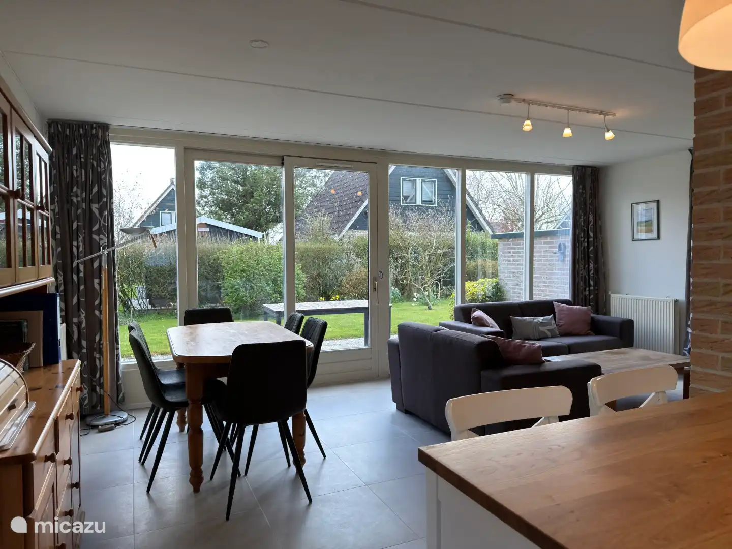 Woonkamer met eethoek