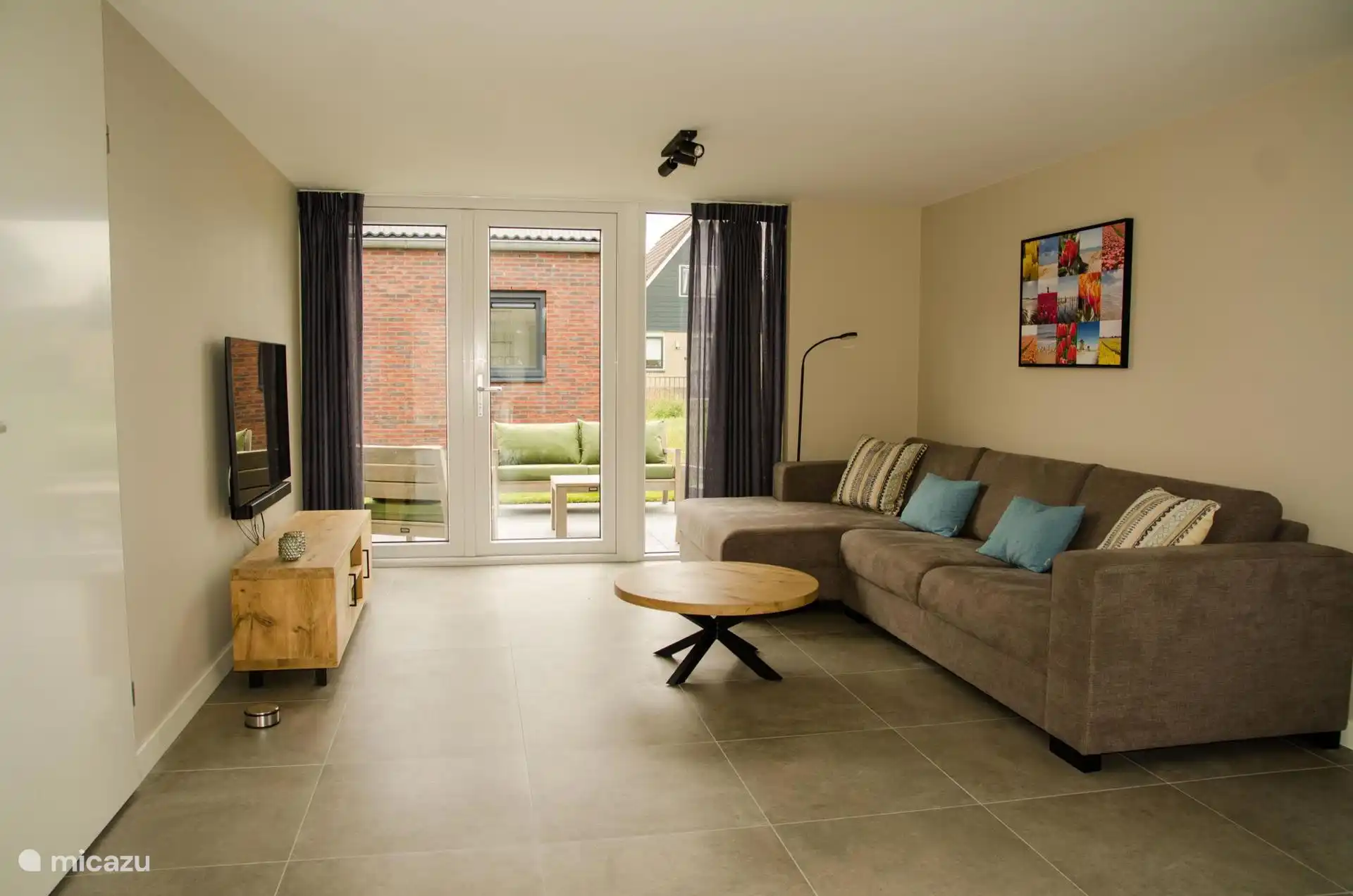 Living room sitting area