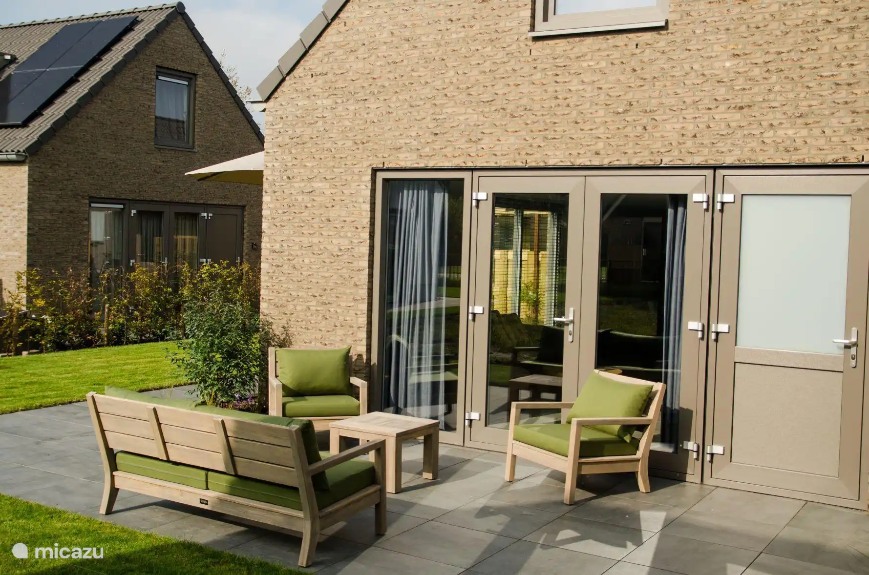 Terrace with lounge set