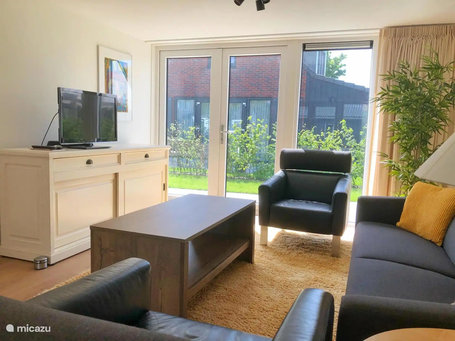 Woonkamer met tv